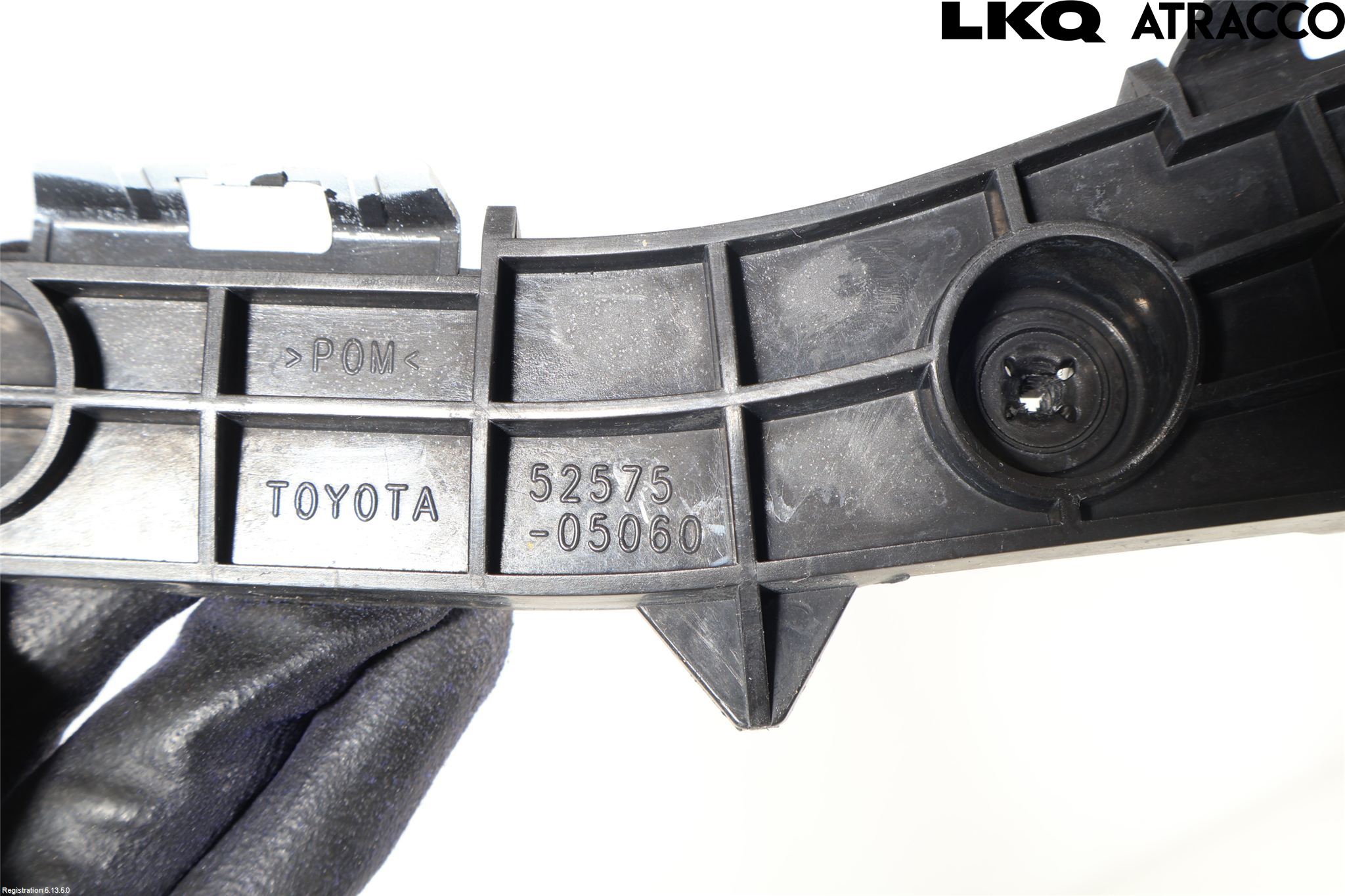 Toyota AVENSIS 09-15 Stötfångarfäste Bak Hö