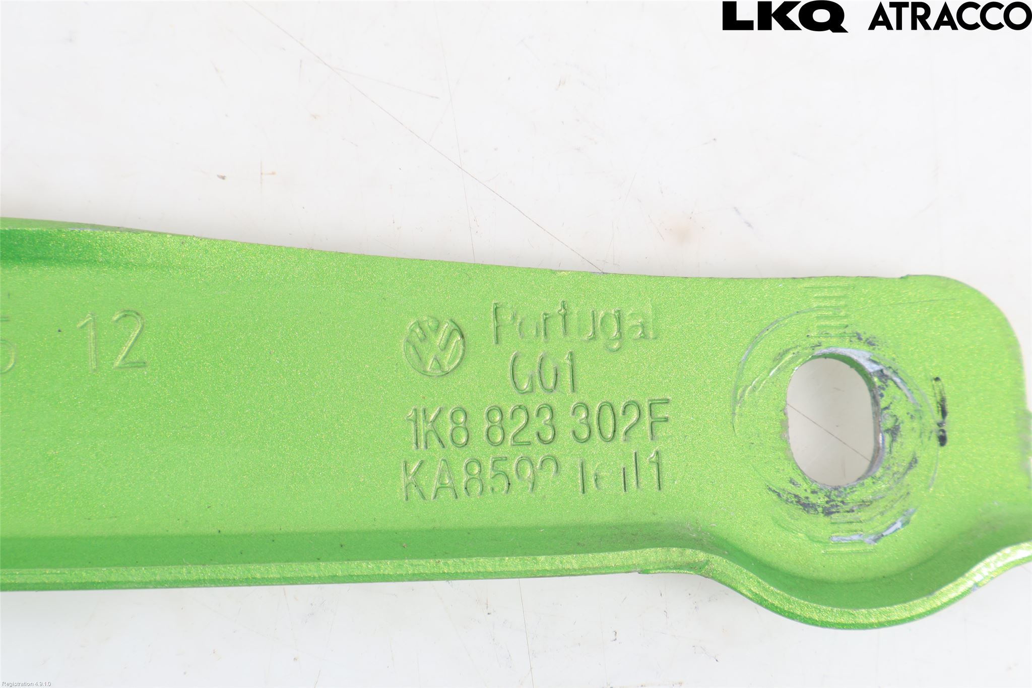 Volkswagen VW SCIROCCO 09-17 Huvgångjärn