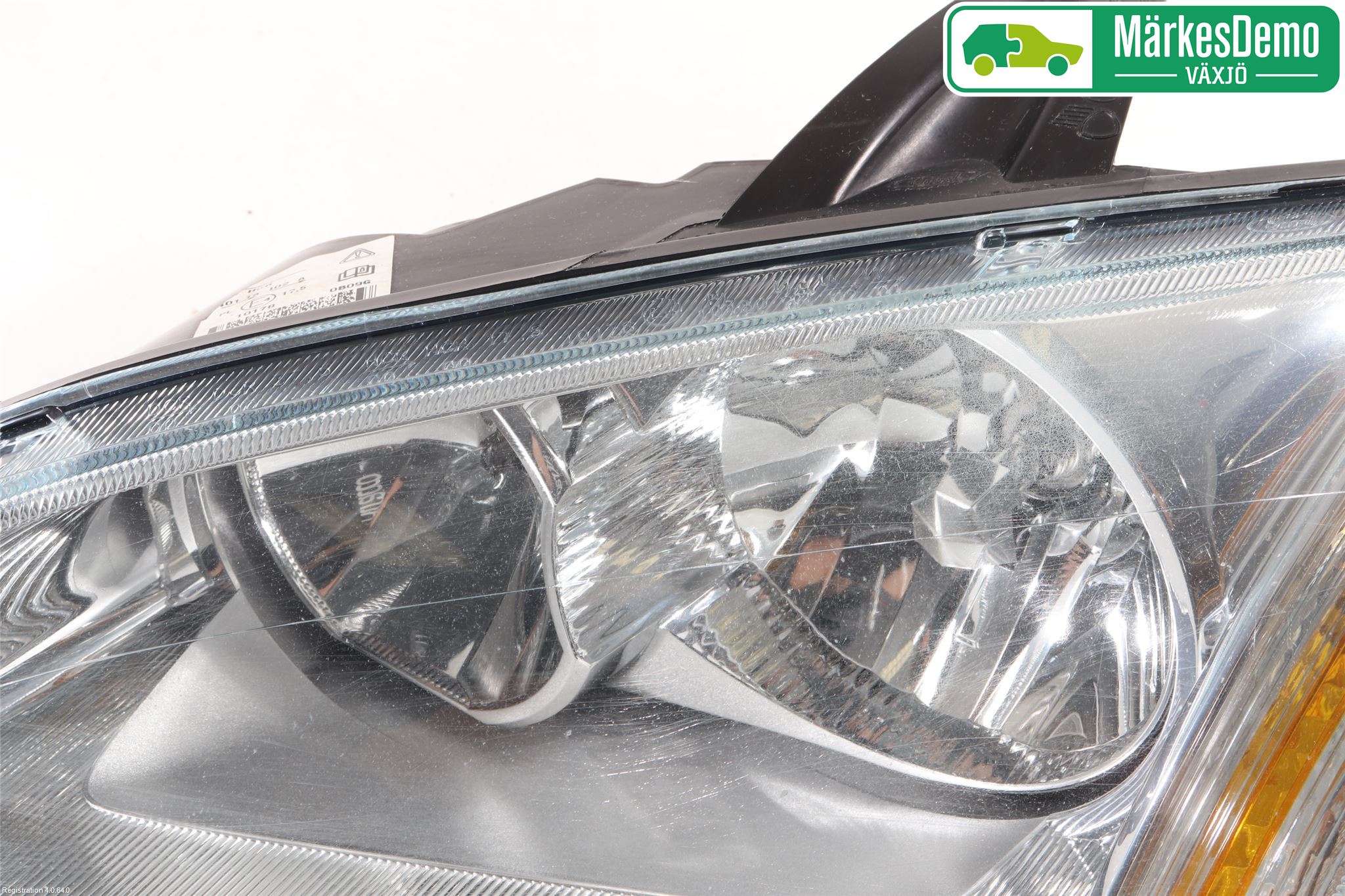 Ford FOCUS     04-07 Strålkastare Vänster