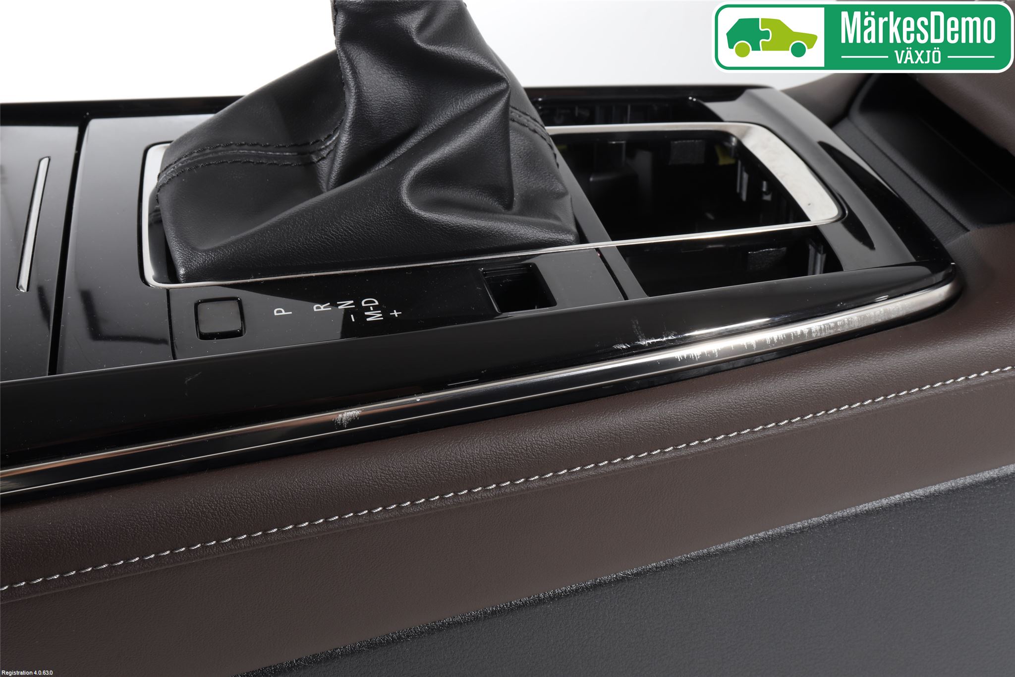 Mazda CX-30 20- Instrumentkonsoll Golv