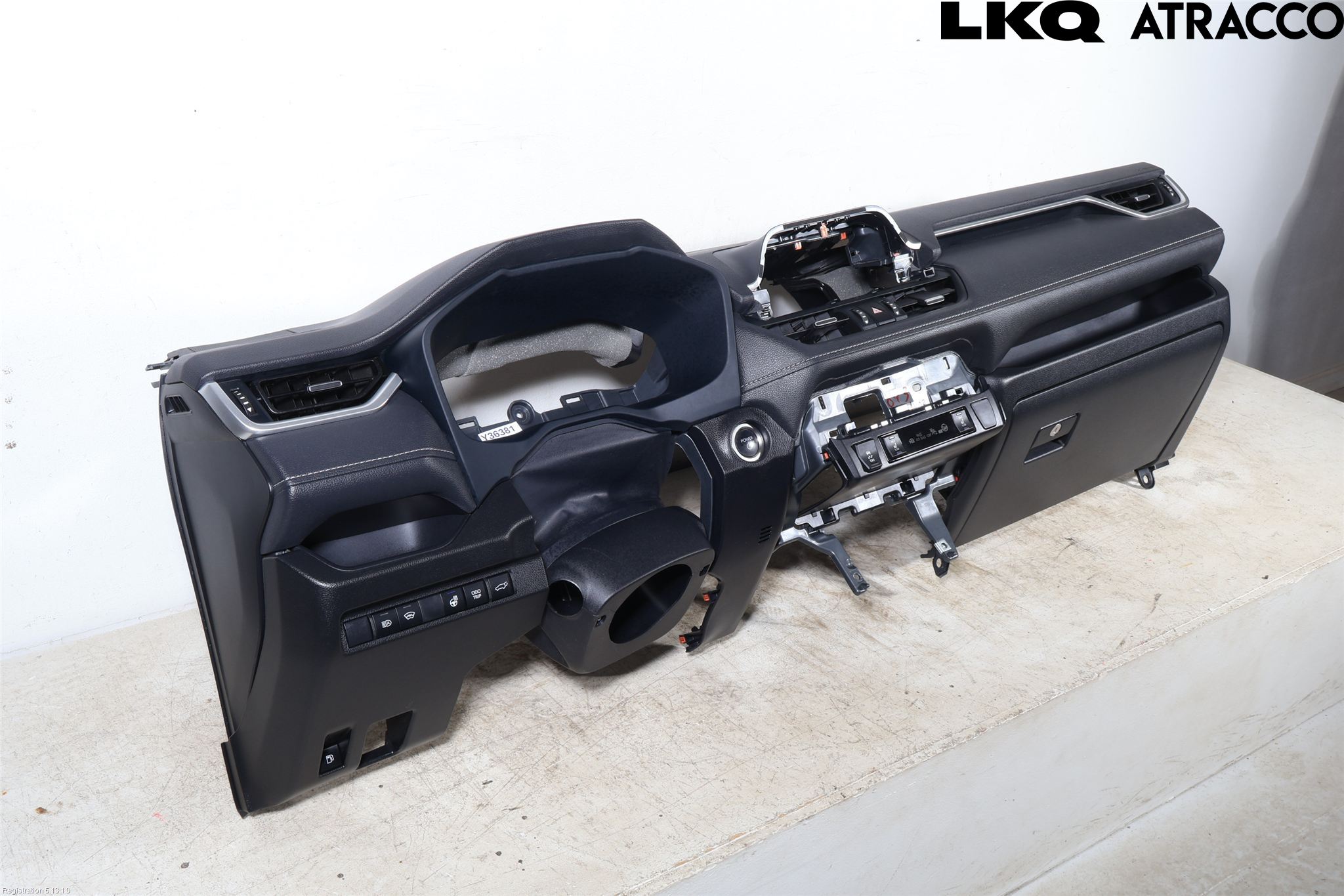 Toyota RAV4 19- Instrumentbräda