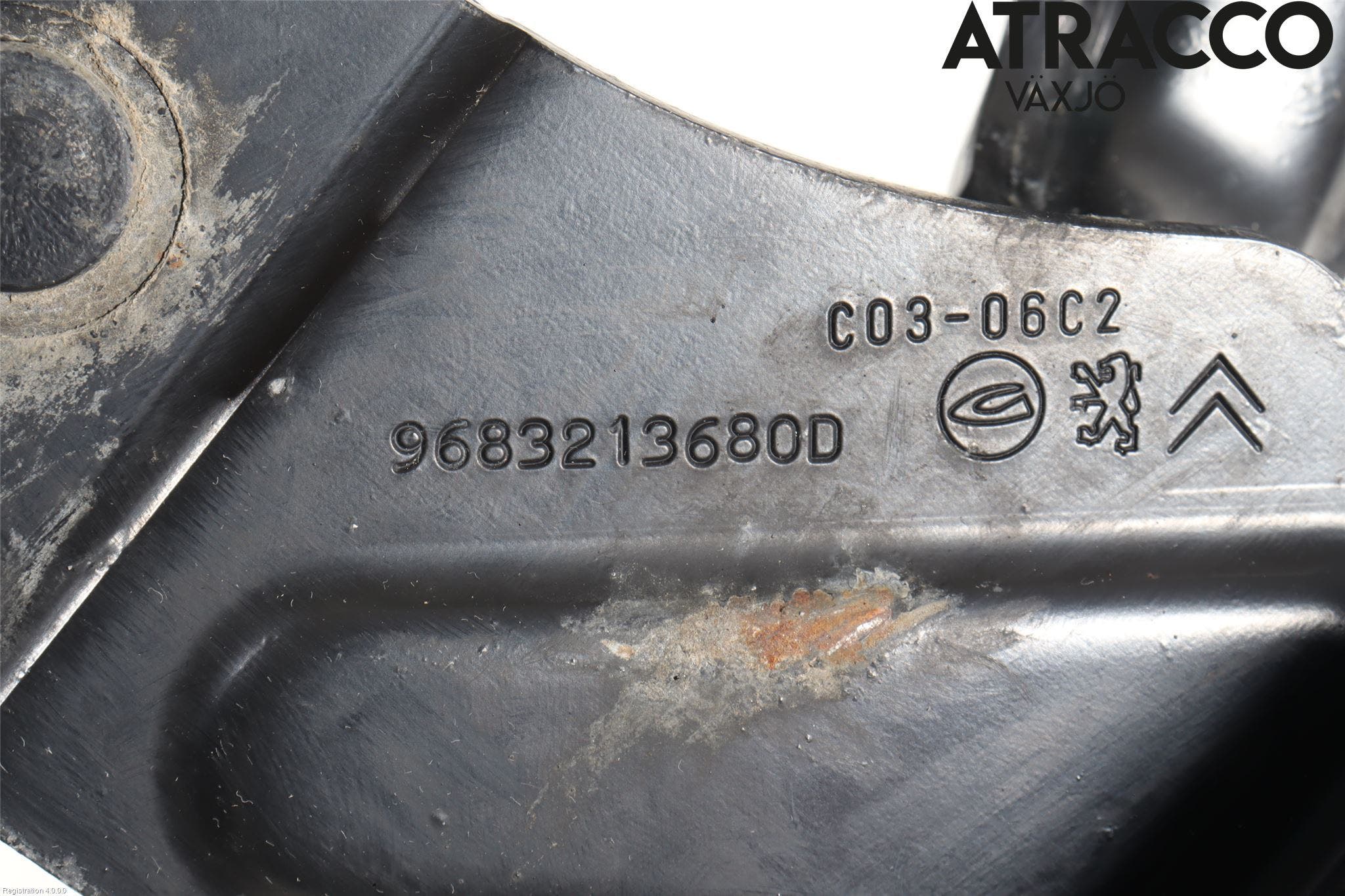 Peugeot 3008 09-16 Bakluckegångjärn Hö