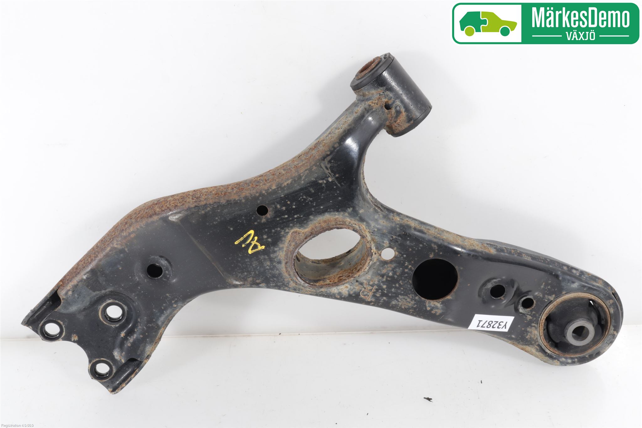 Toyota RAV4 13-18 Bärarm Fram Undre Hö