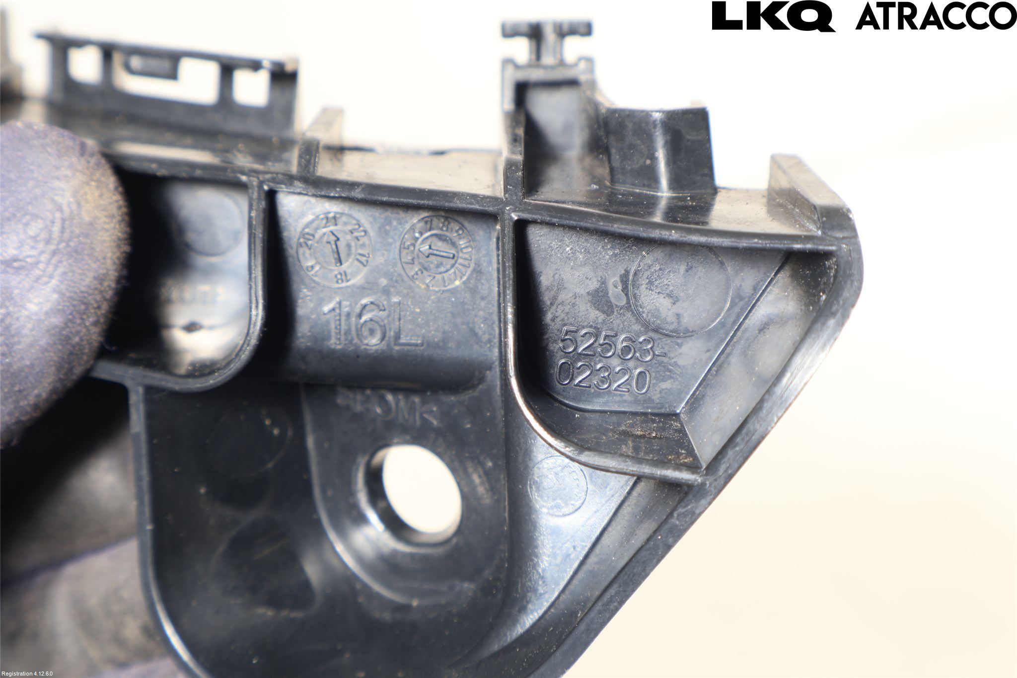 Toyota COROLLA 19- Stötfångarfäste Bak Vä