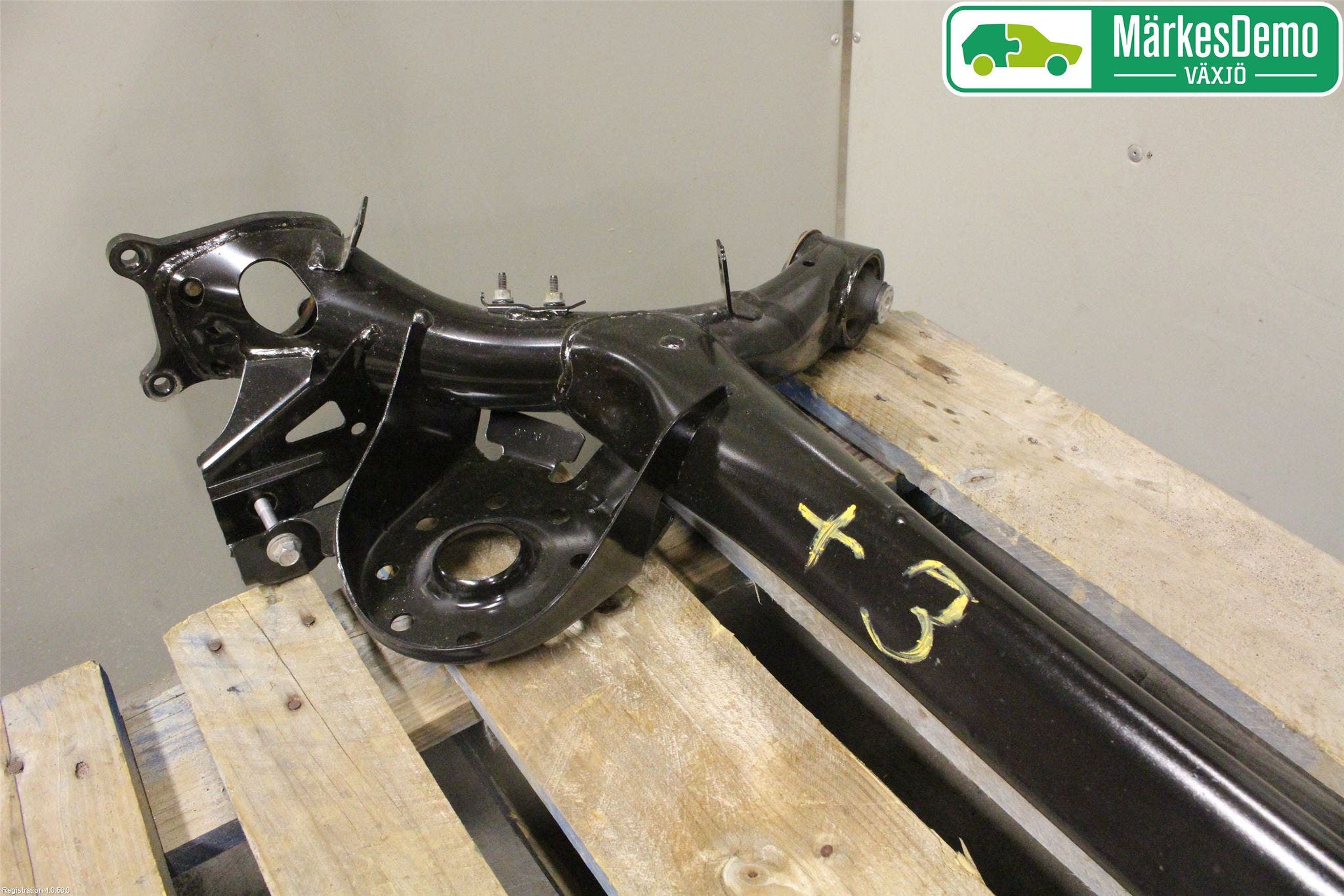 Toyota YARIS XP130 15-20 Bakaxelbalk