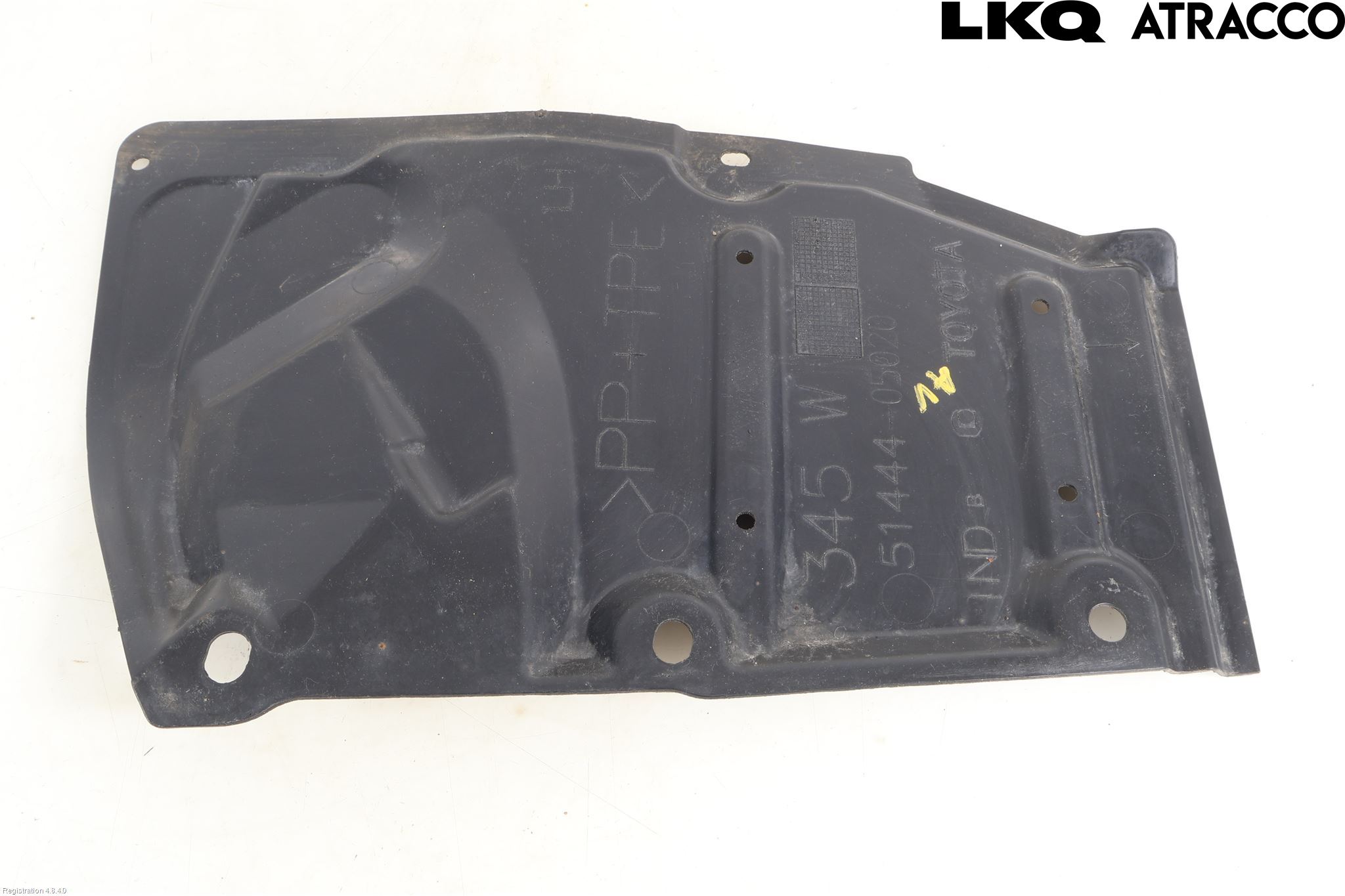 Toyota AVENSIS 16-18 Hasplåt Plåt-Plast