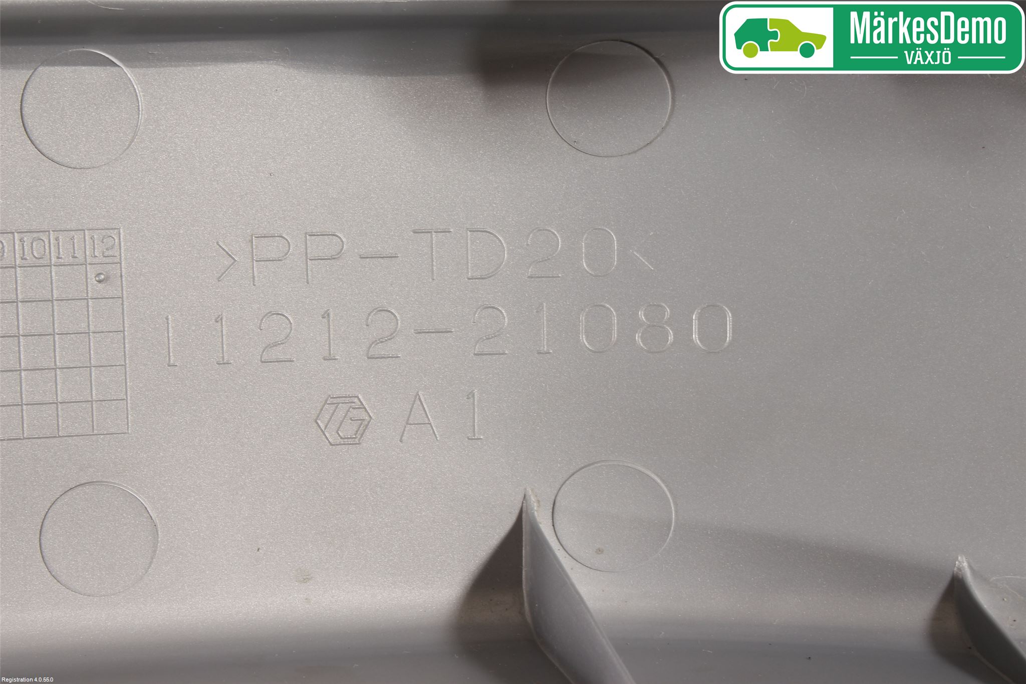 Toyota AURIS 13-19 Motorkåpa