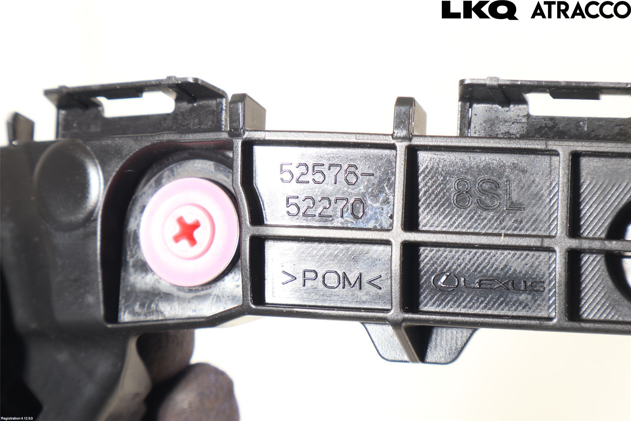 Lexus LBX 24- Stötfångarfäste Bak Vä