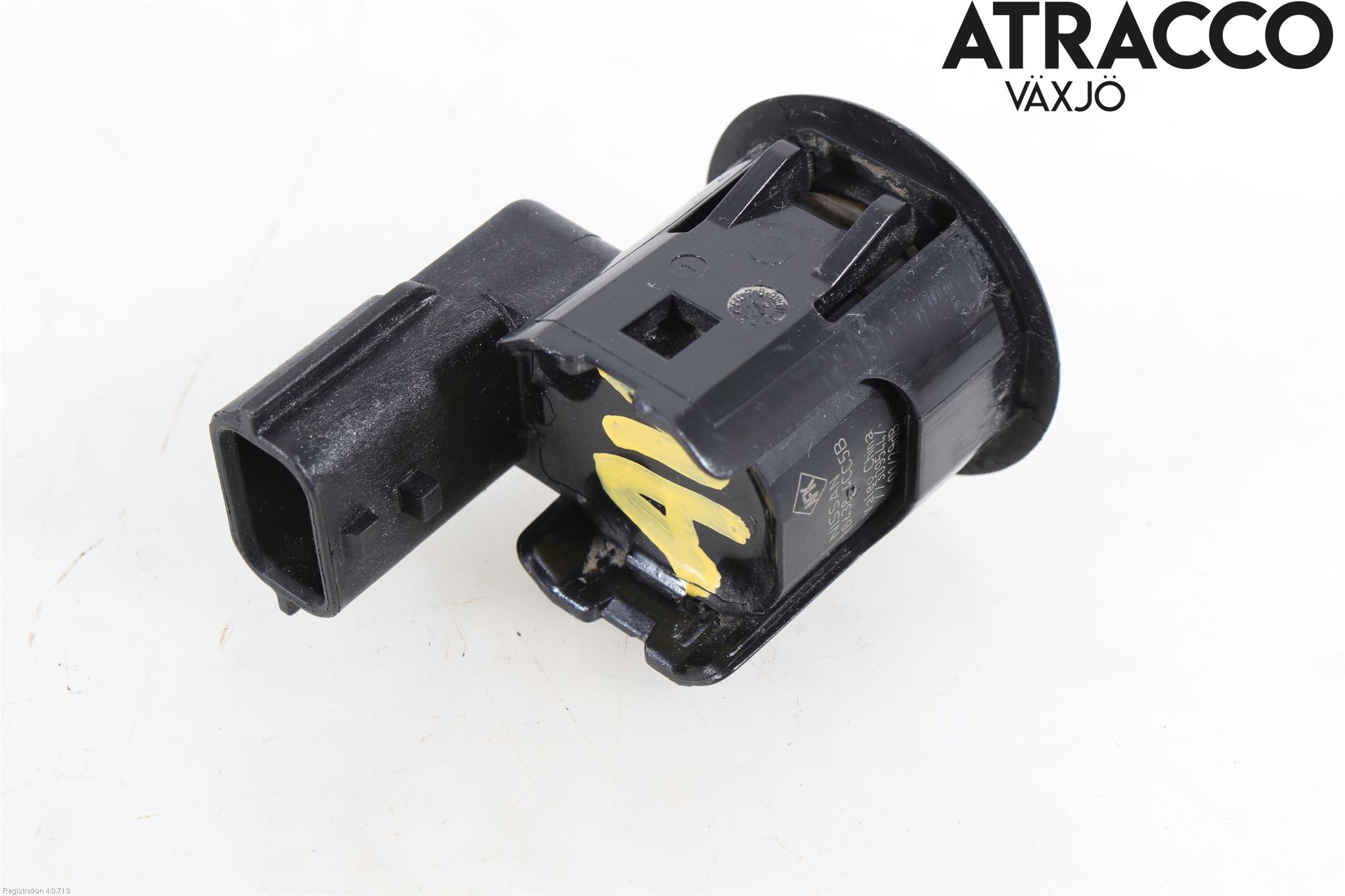 Nissan X-TRAIL 14-21 Parkeringshjälp Frontsensor