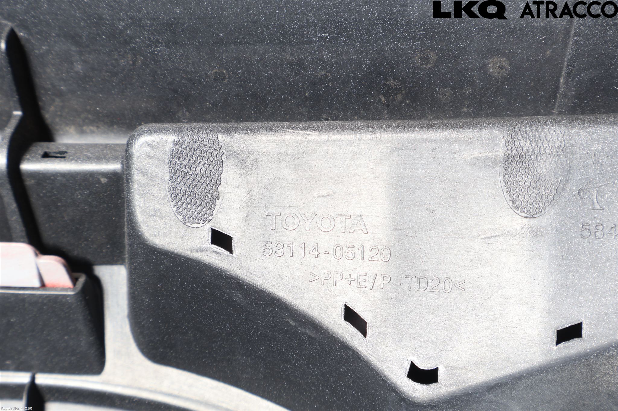 Toyota AVENSIS 16-18 Grill Komp