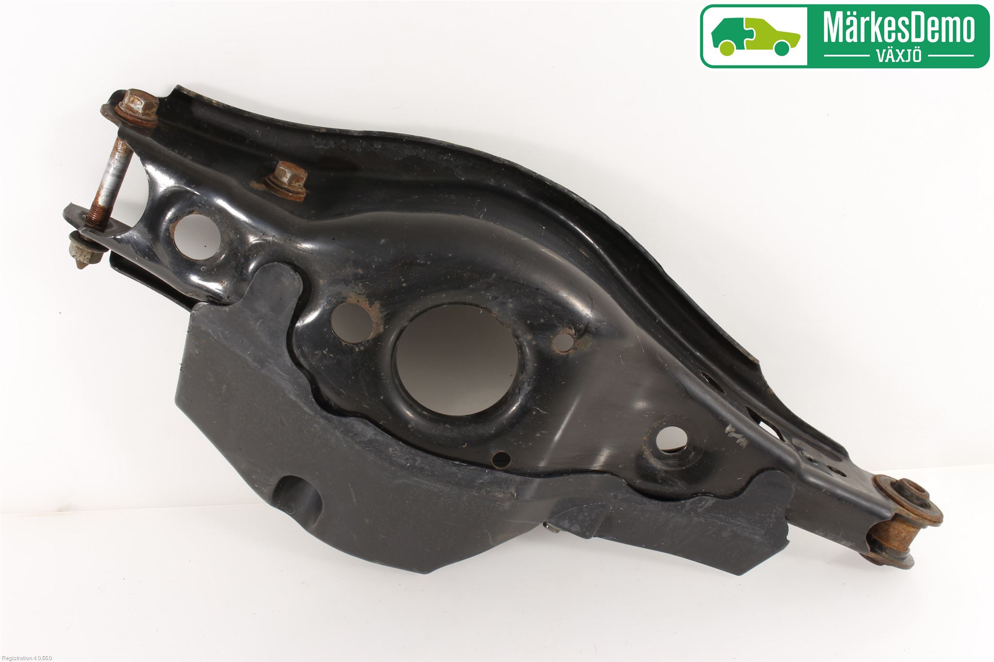 Toyota AVENSIS 16-18 Bärarm Bak Vänster