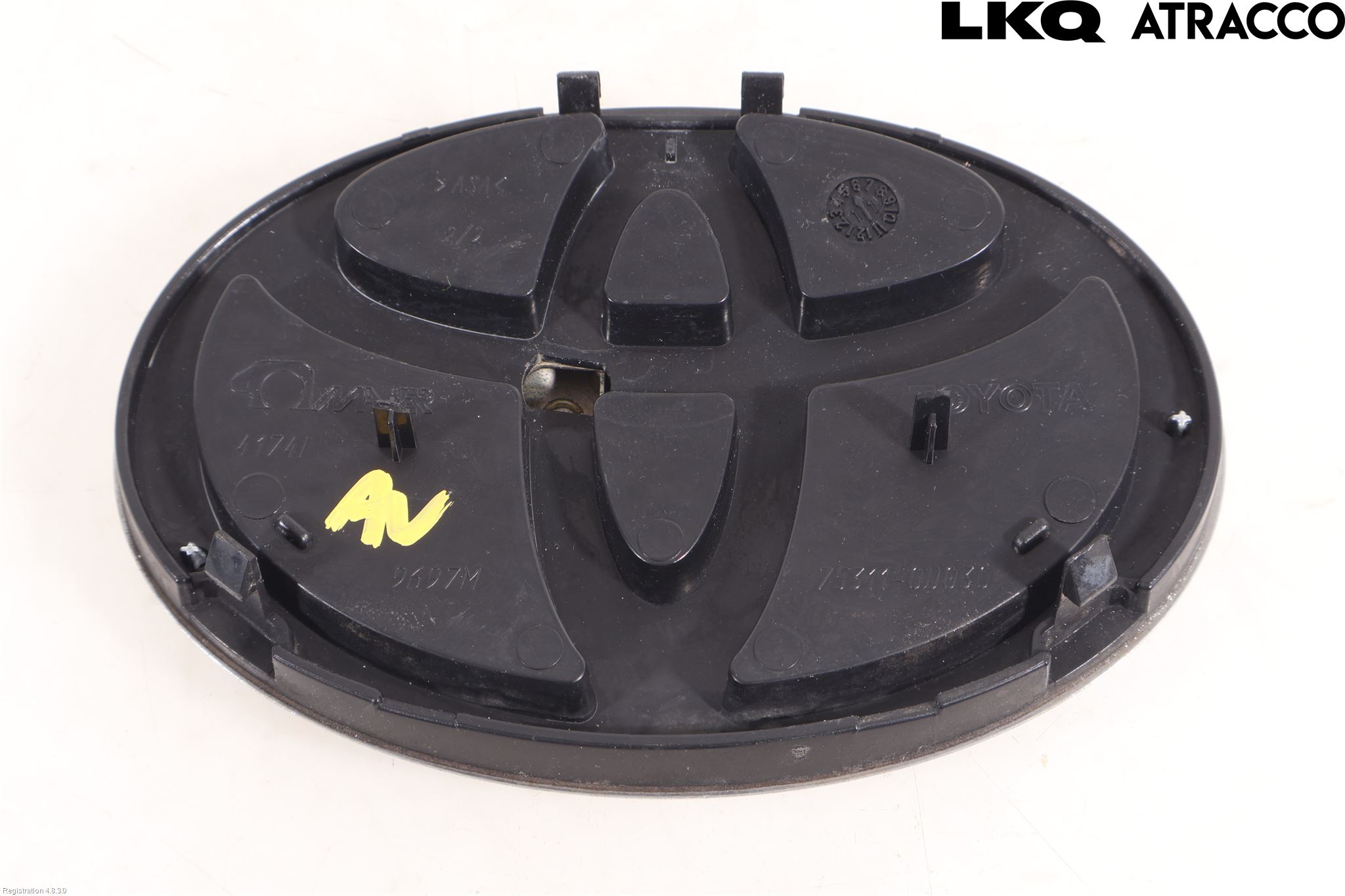 Toyota YARIS XP90 06-11 Emblem