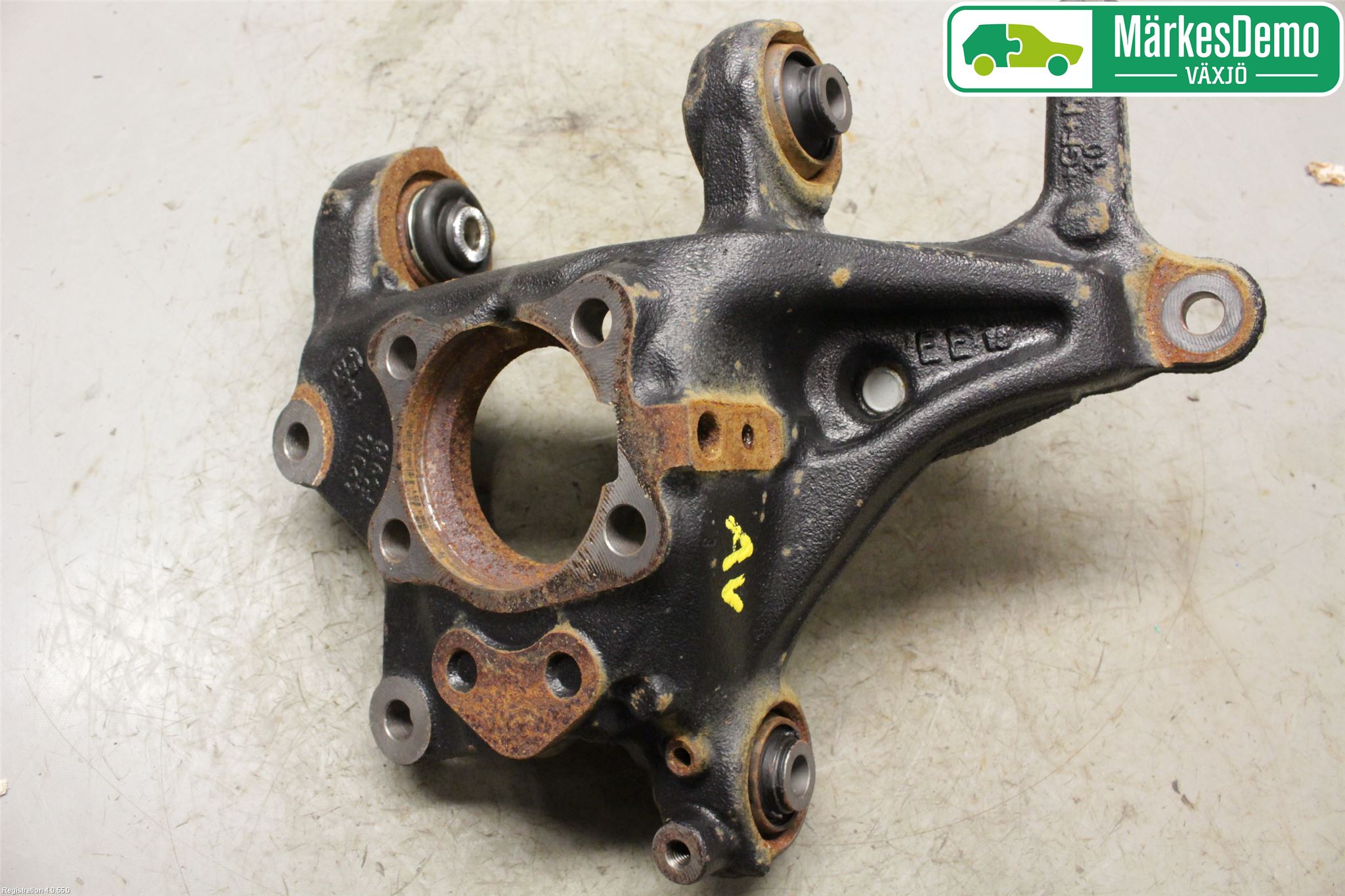 Toyota C-HR 16-23 Hjullagerhus-Spindel Vä B