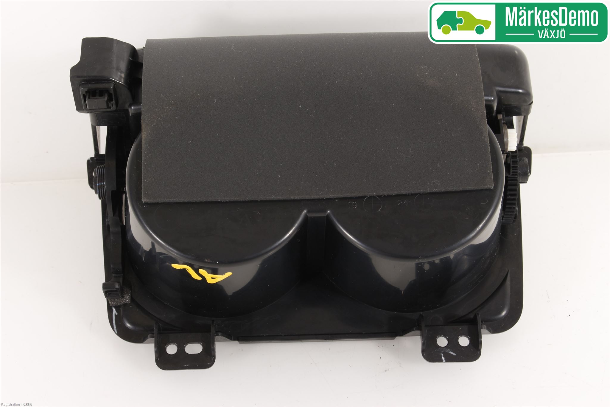 Mitsubishi OUTLANDER 13-21 Mugghållare