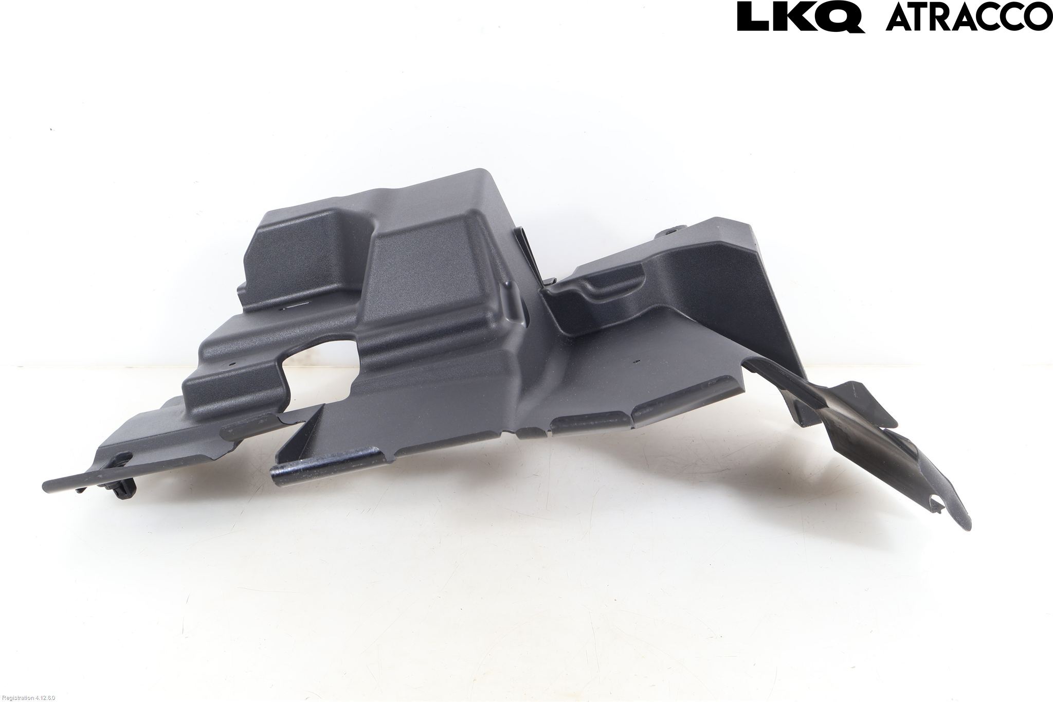 Lexus LBX 24- Täckplast Front