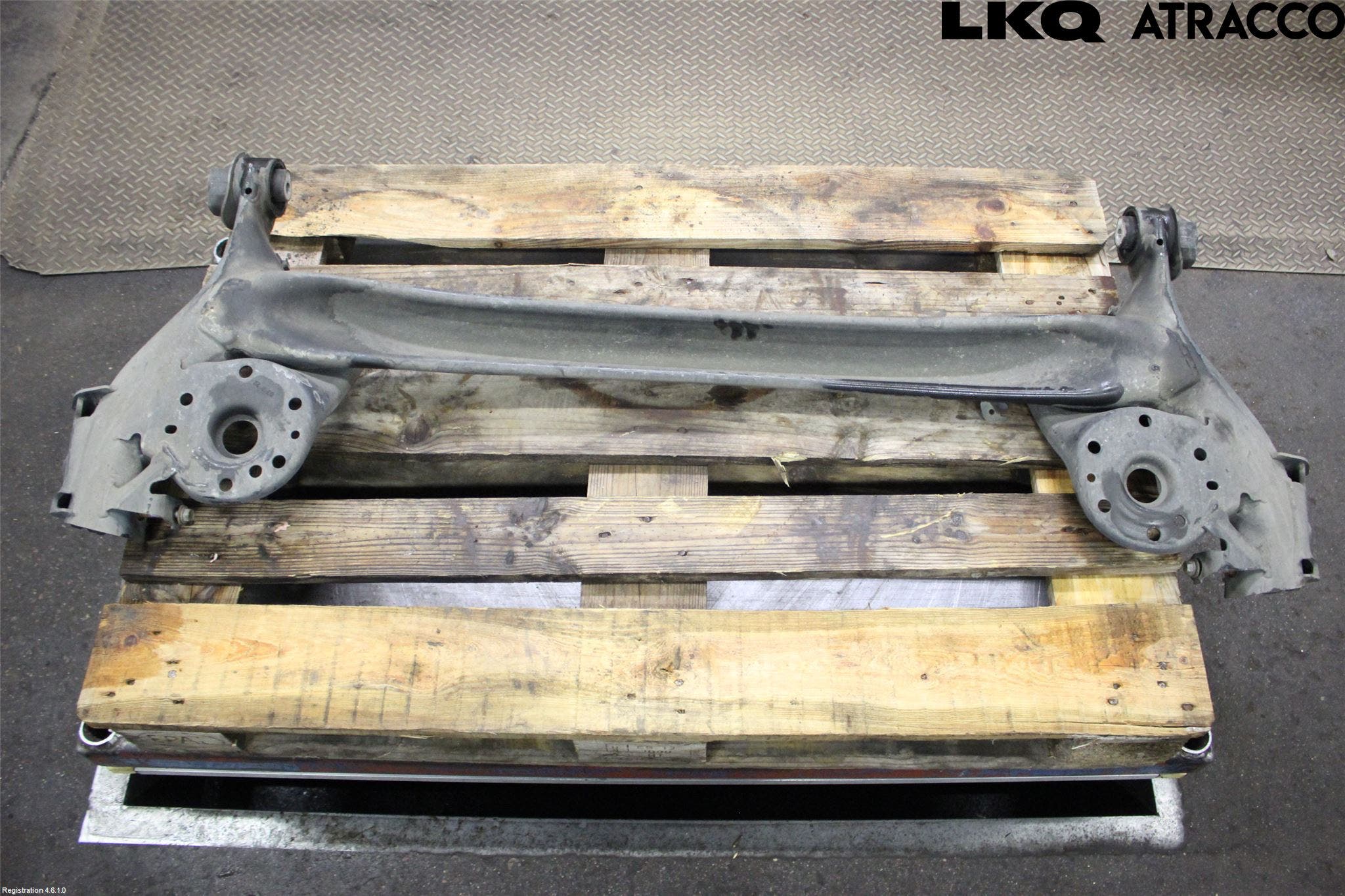 Toyota YARIS CROSS XP21 21- Bakaxelbalk