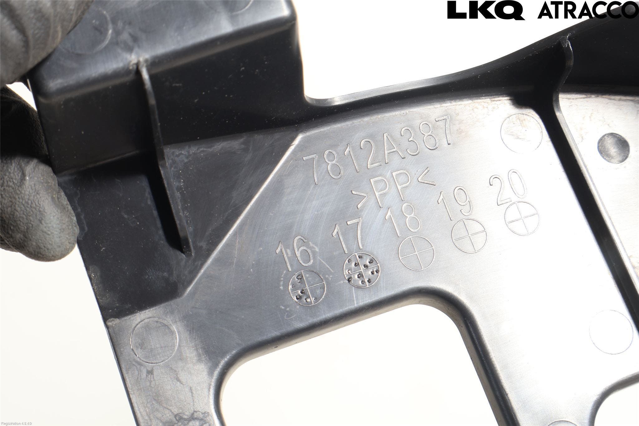 Mitsubishi OUTLANDER 13-21 Deflektor Plåt-Plast Kylning