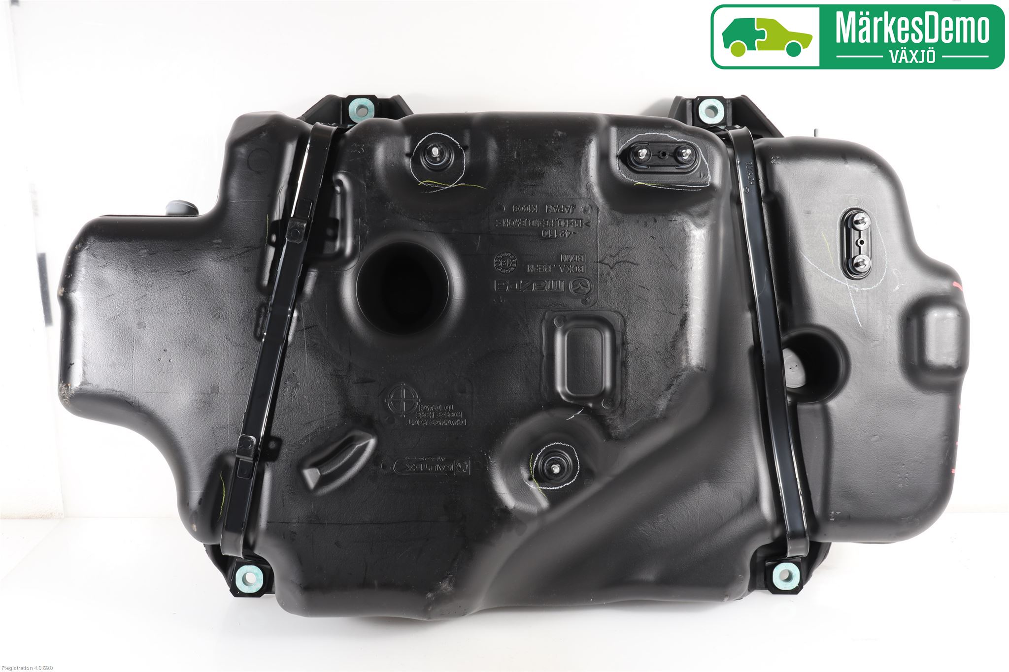 Mazda 3 IV 19- Bränsletank