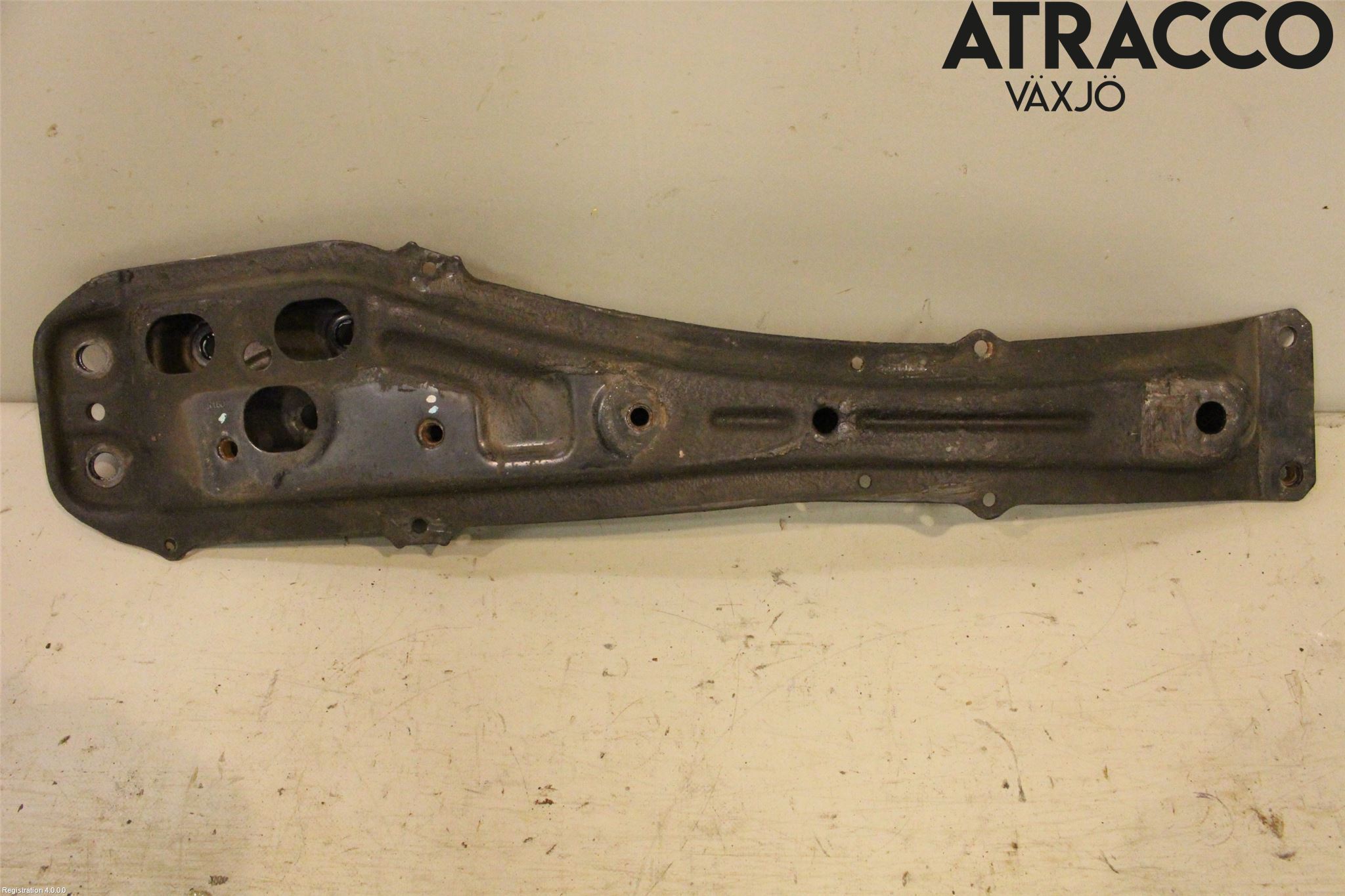 Toyota AVENSIS 03-06 Motorbalk