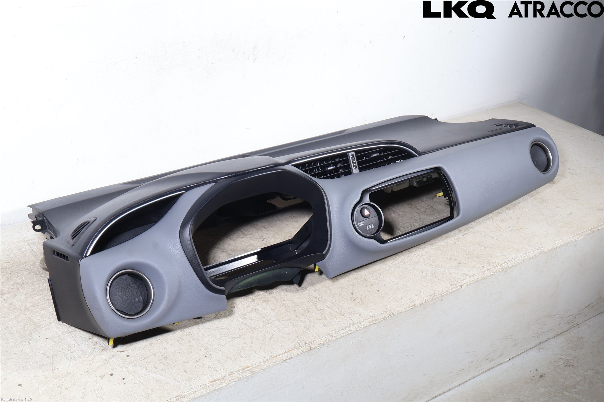Toyota YARIS XP130 15-20 Instrumentbräda