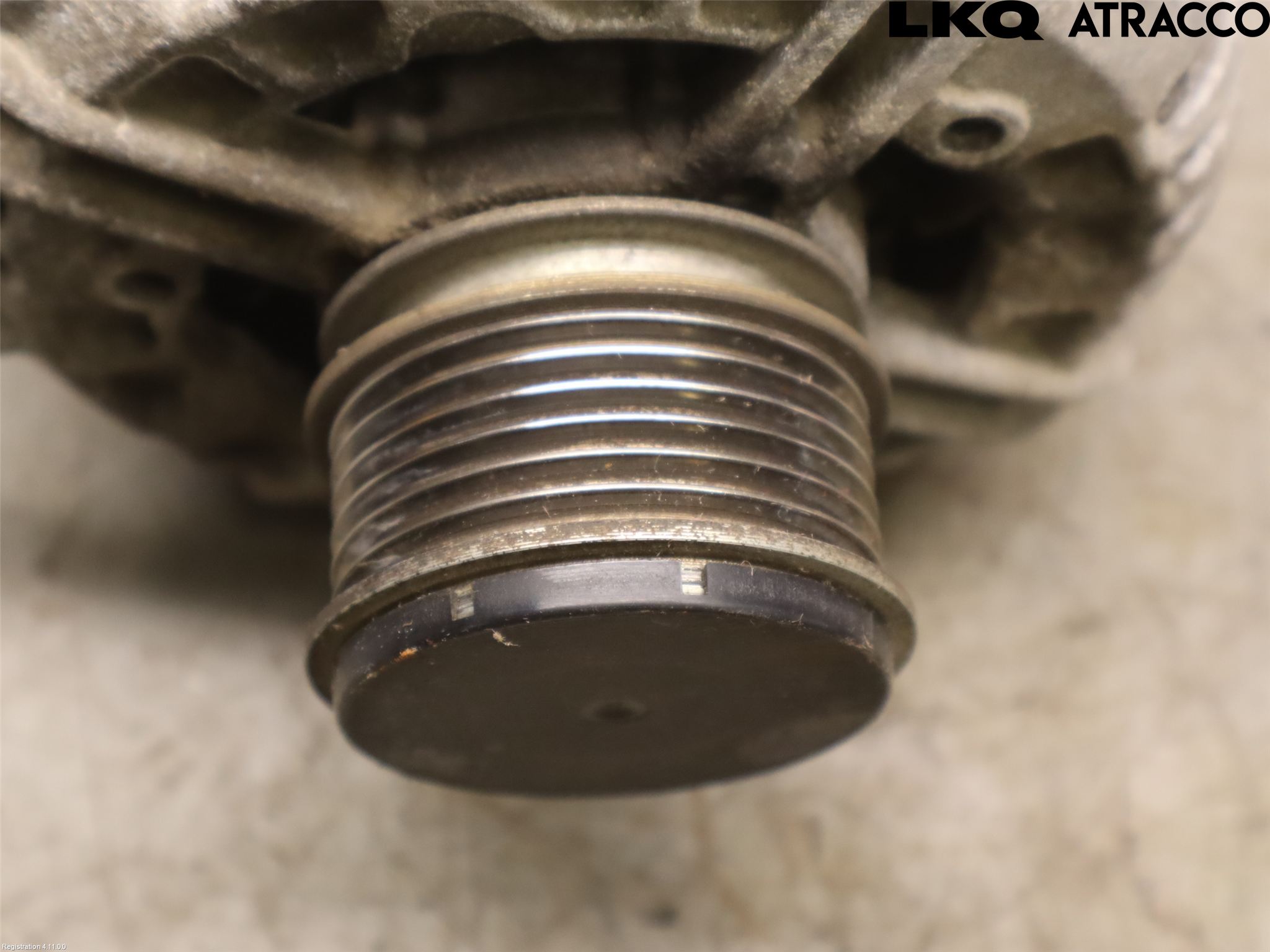 Volkswagen VW CADDY      04-10 Generator