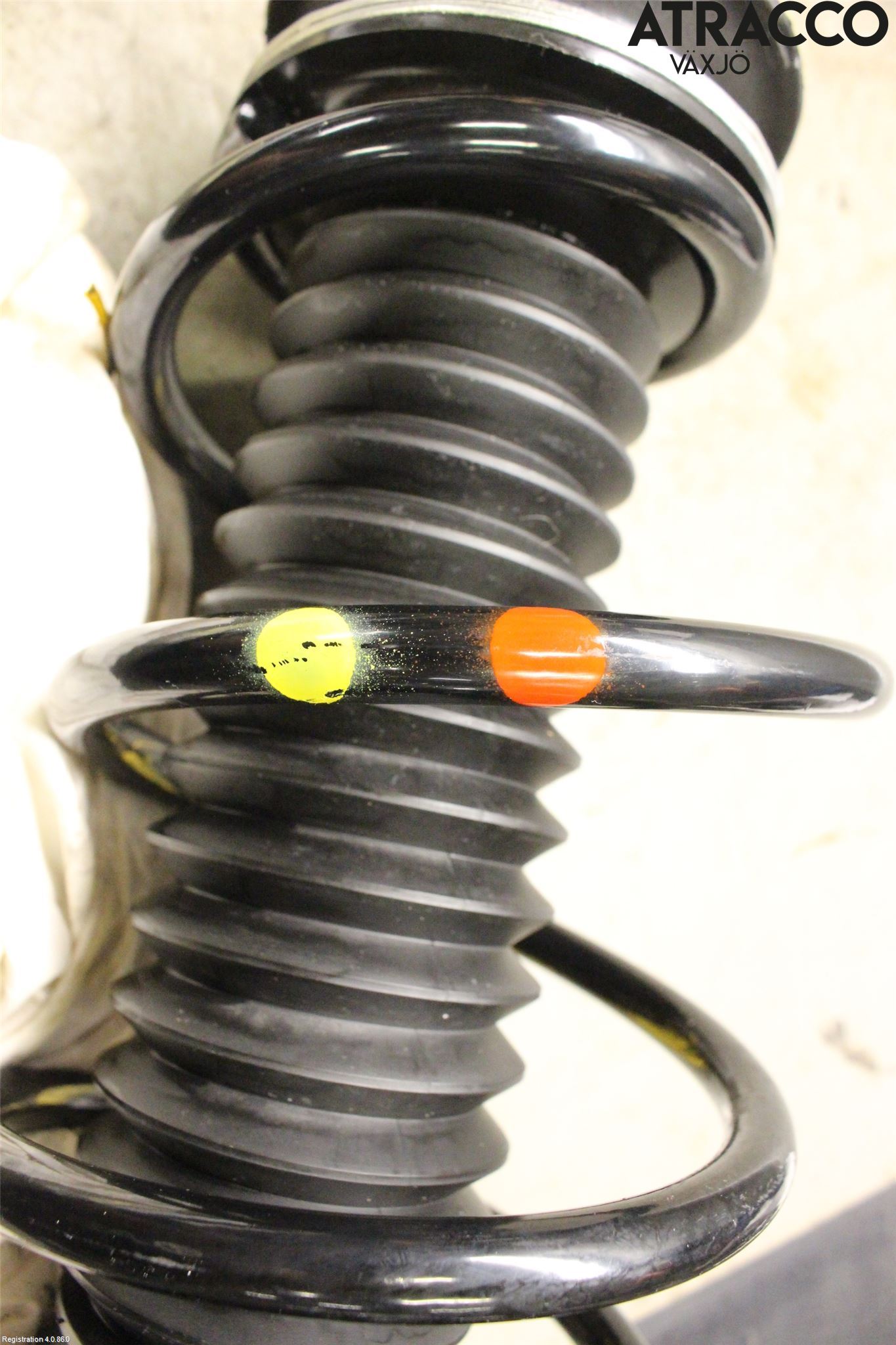 Suzuki VITARA 15- Fjäderben Fram Höger