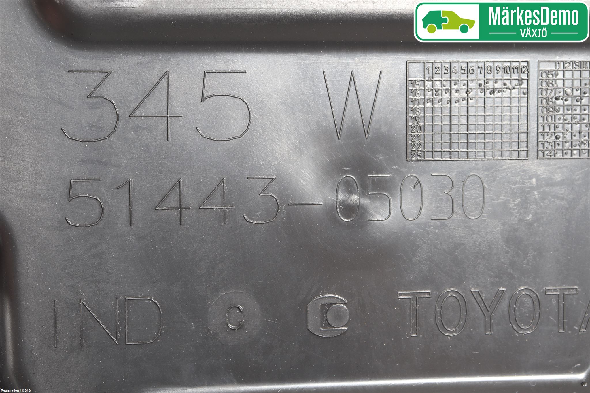 Toyota AVENSIS 16-18 Hasplåt Plåt-Plast