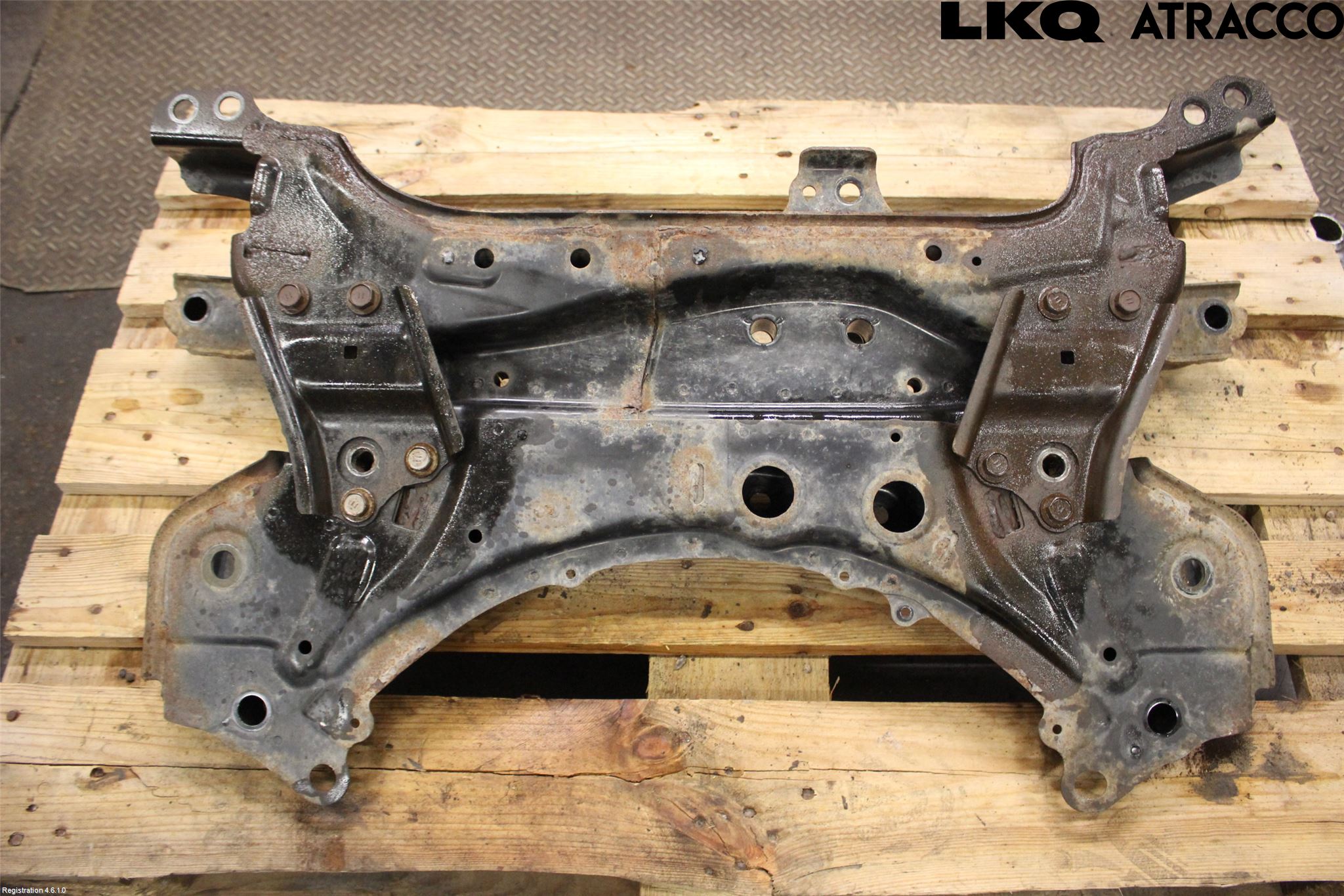 Toyota AURIS 10-12 Framvagnsbalk