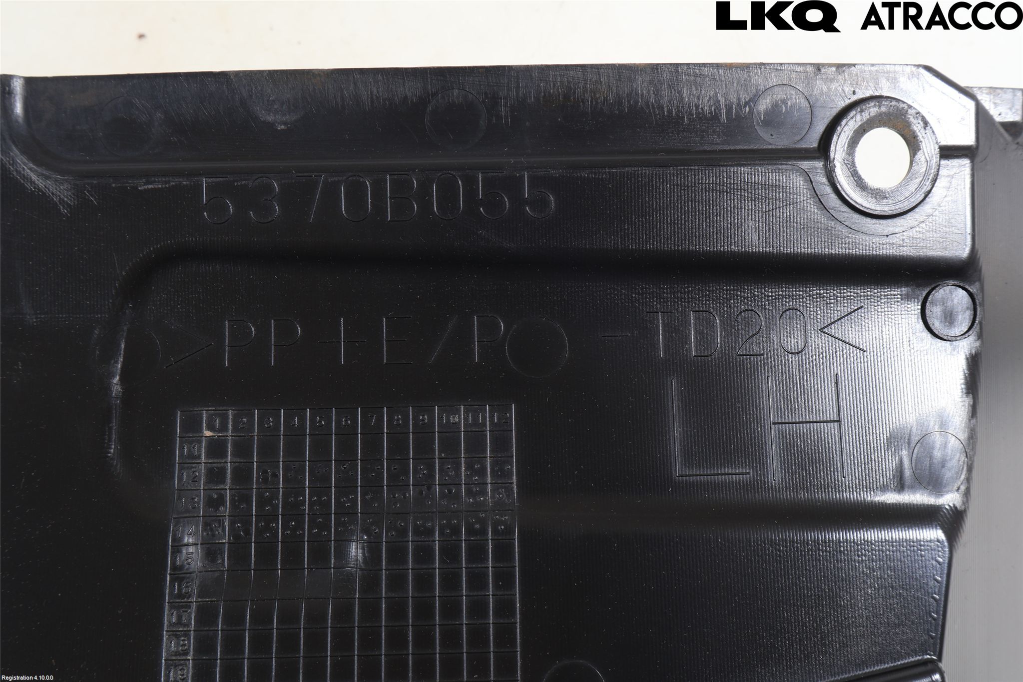 Mitsubishi OUTLANDER 13-21 Hasplåt Plåt-Plast