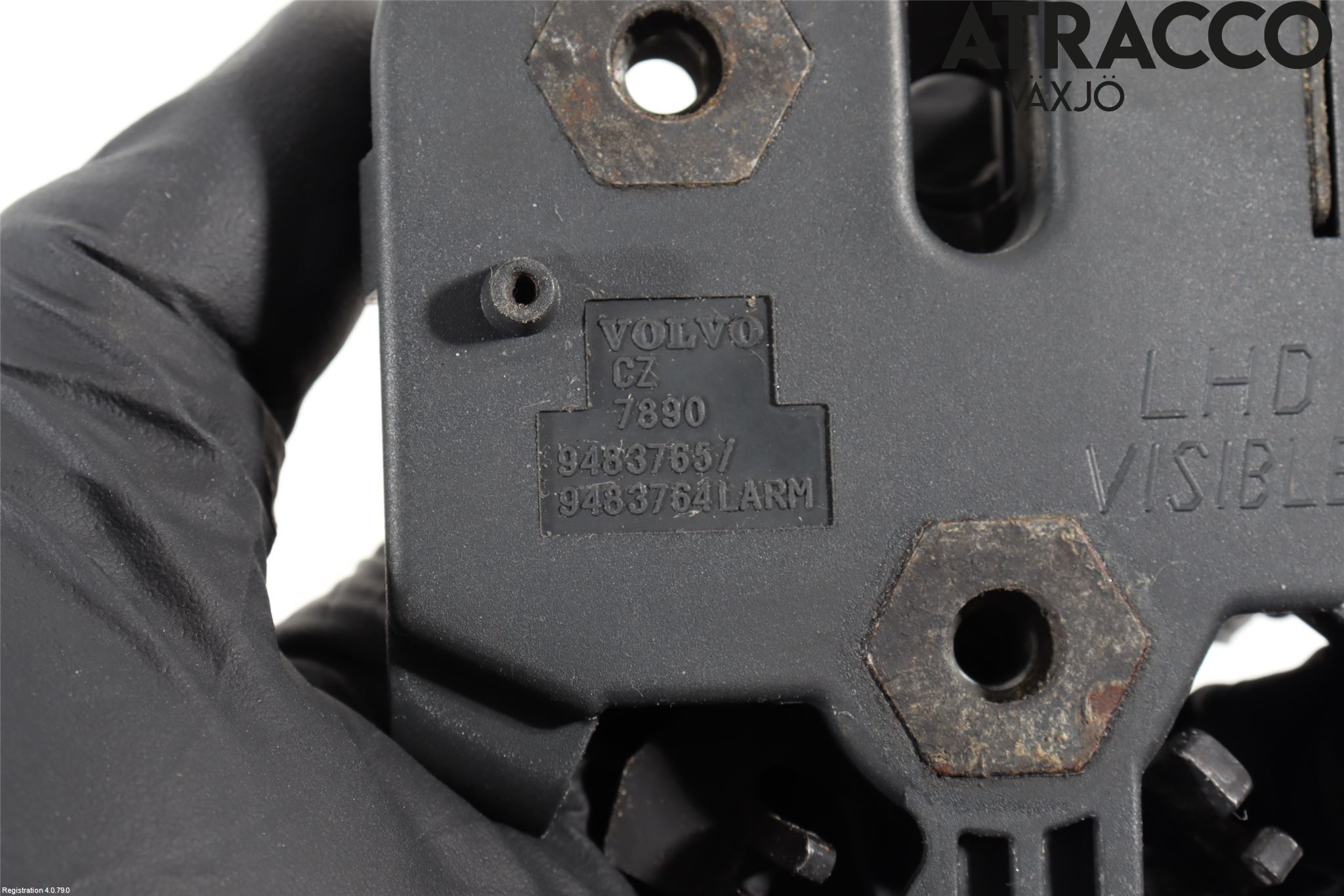 Volvo V70 05-08 Huvlås