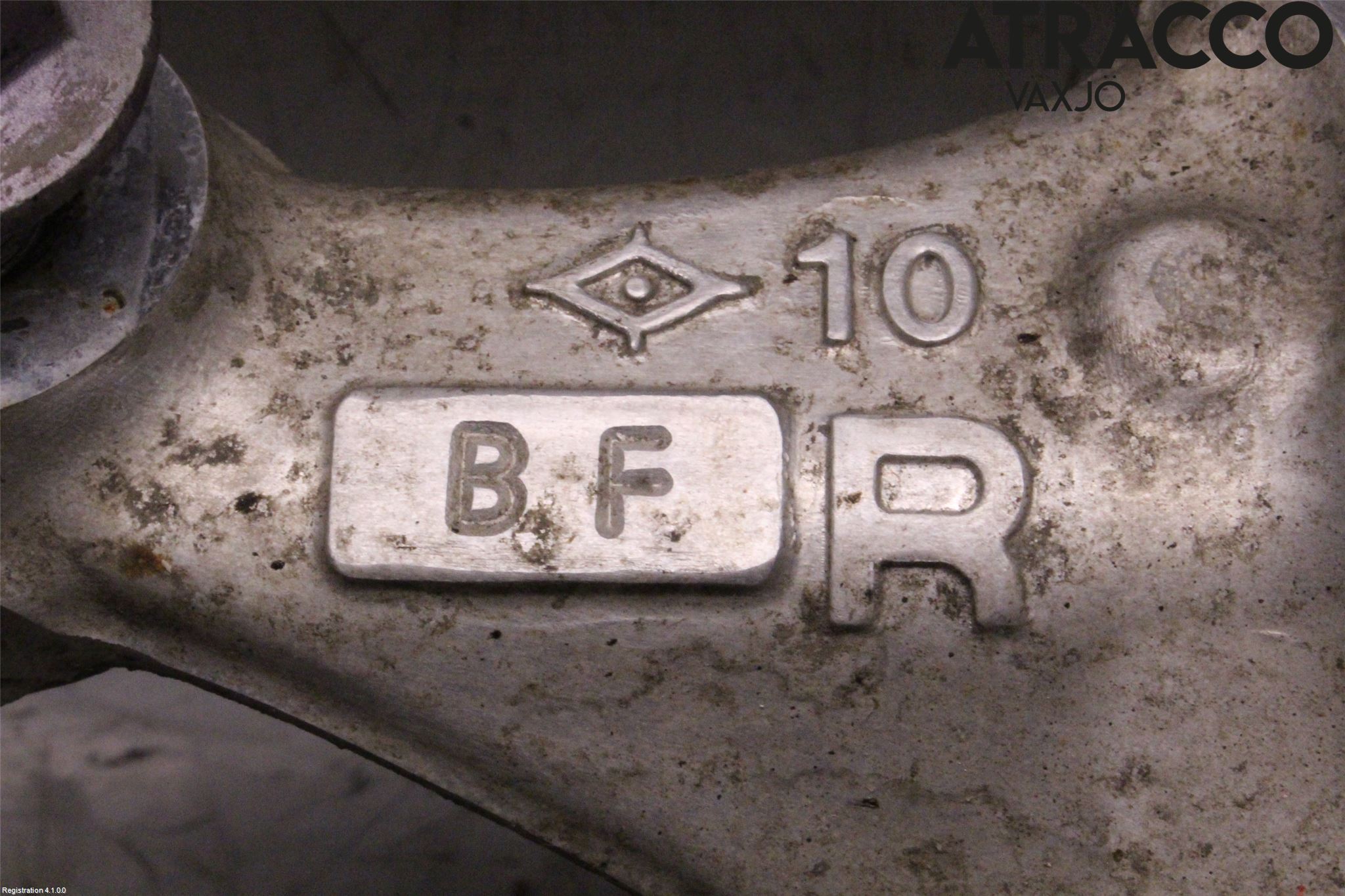 Suzuki ACROSS 21- Hjullagerhus-Spindel Hö B