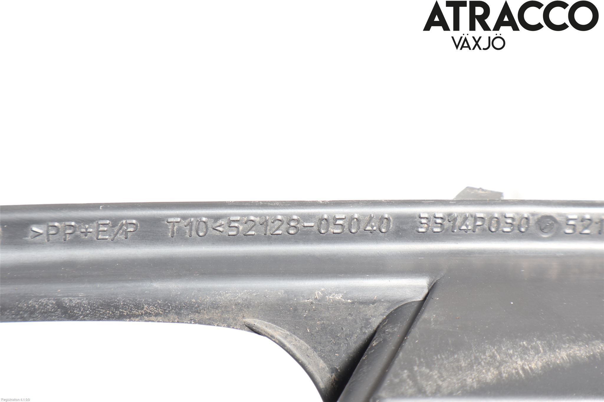 Toyota AVENSIS 03-06 Dimljussarg Fram