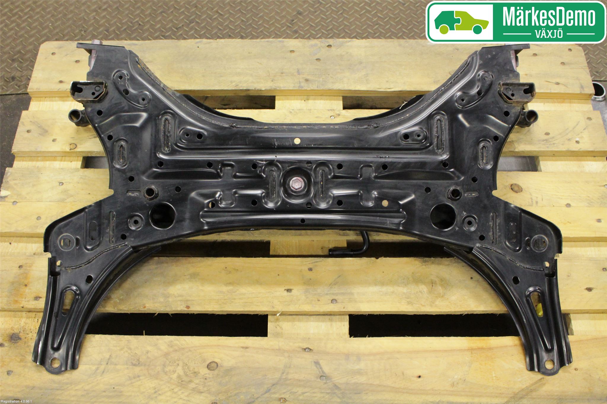 Suzuki SWIFT 17-24 Framvagnsbalk