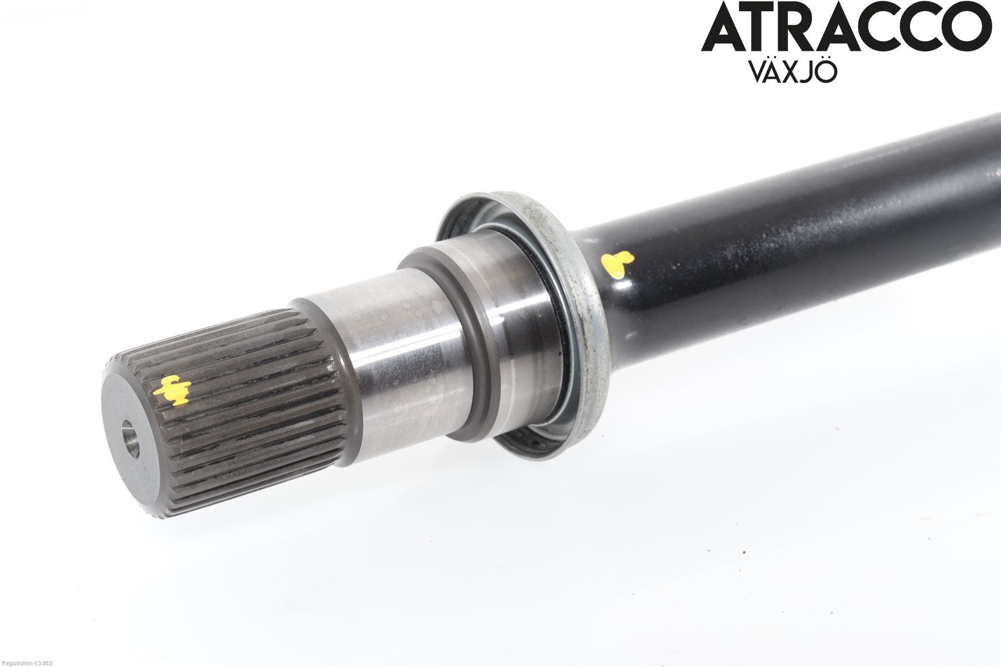 Mazda 3 IV 19- Drivaxel Fram Höger