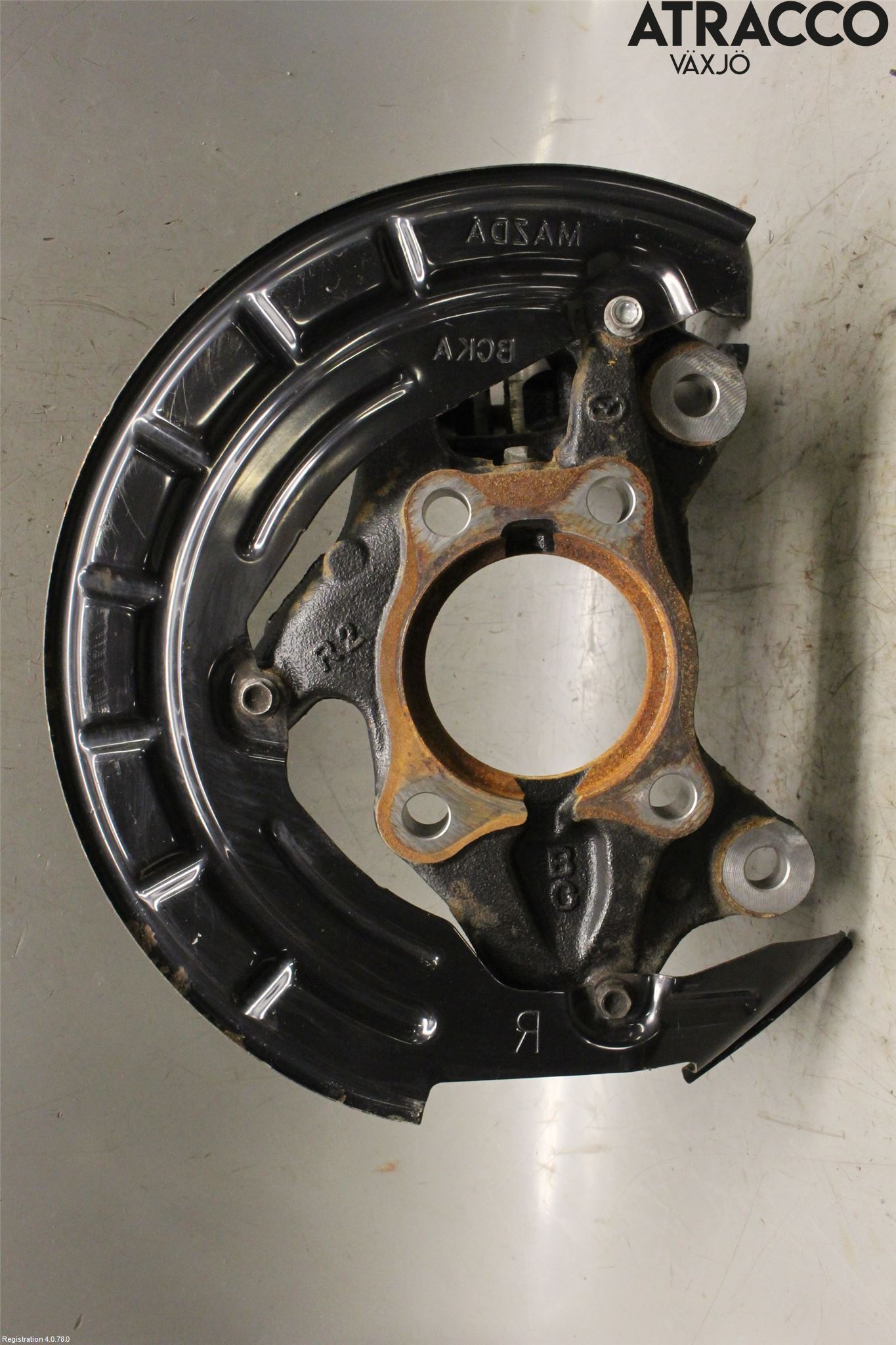 Mazda 3 IV 19- Styrspindel Lagerhus Hö