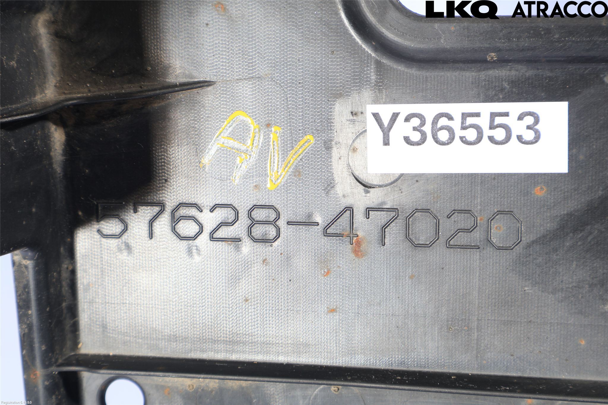 Toyota PRIUS (ZVW50) 16-21 Hasplåt Plåt-Plast