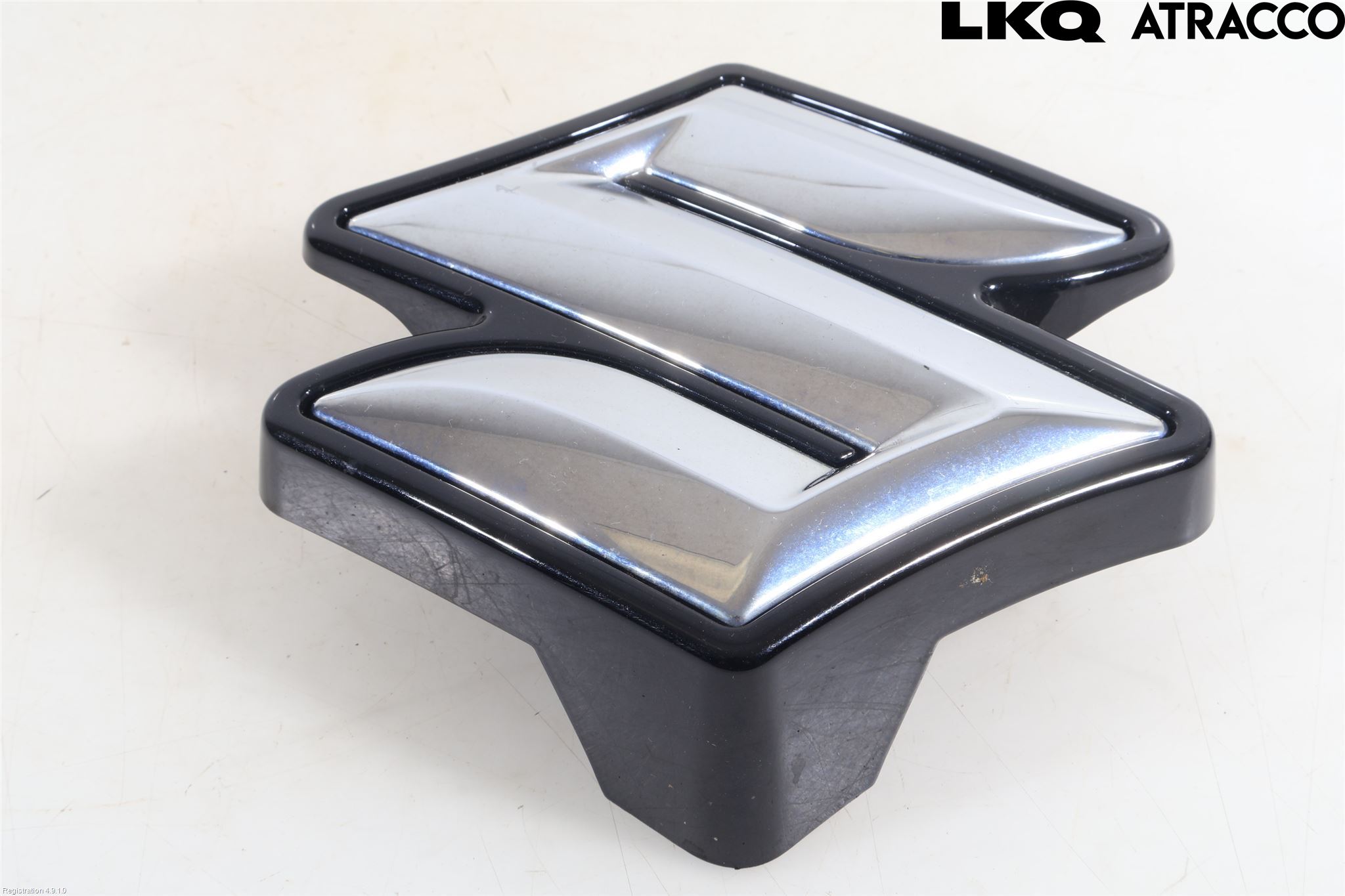 Suzuki SX4 S-CROSS 22- Emblem