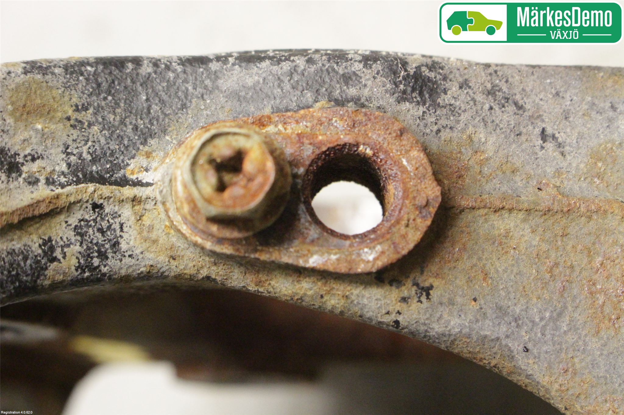 Suzuki SWIFT 17-24 Styrspindel Lagerhus Vä