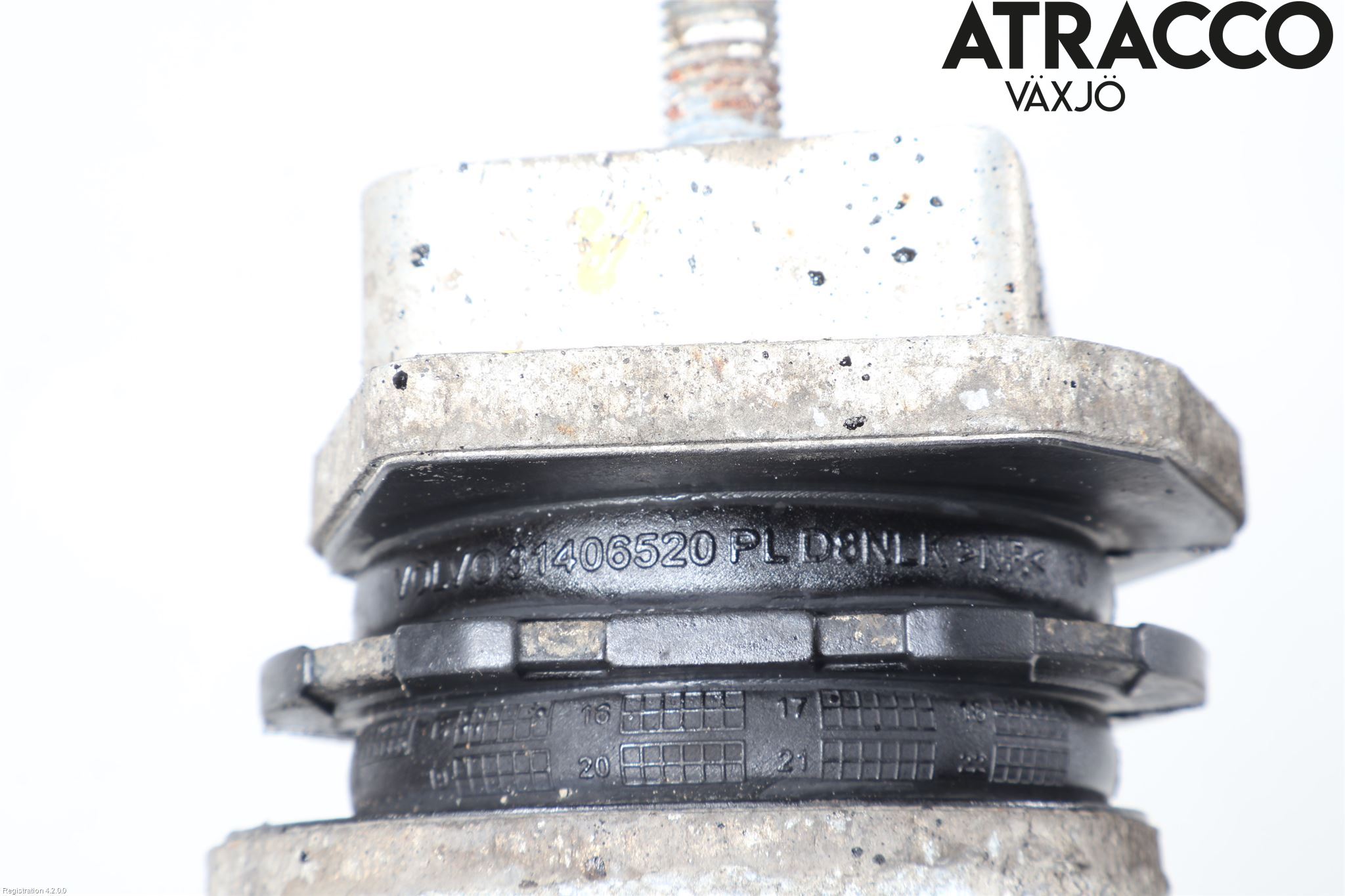 Volvo XC90/RECHARGE 16- Bladfjäderhänke Bak