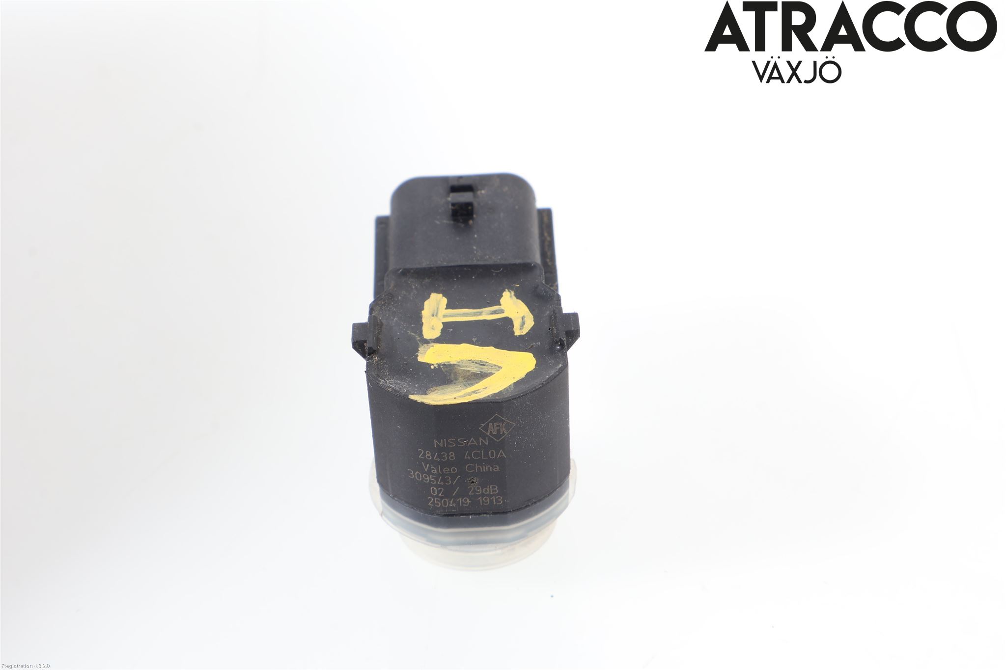 Nissan X-TRAIL 14-21 Parkeringshjälp Frontsensor