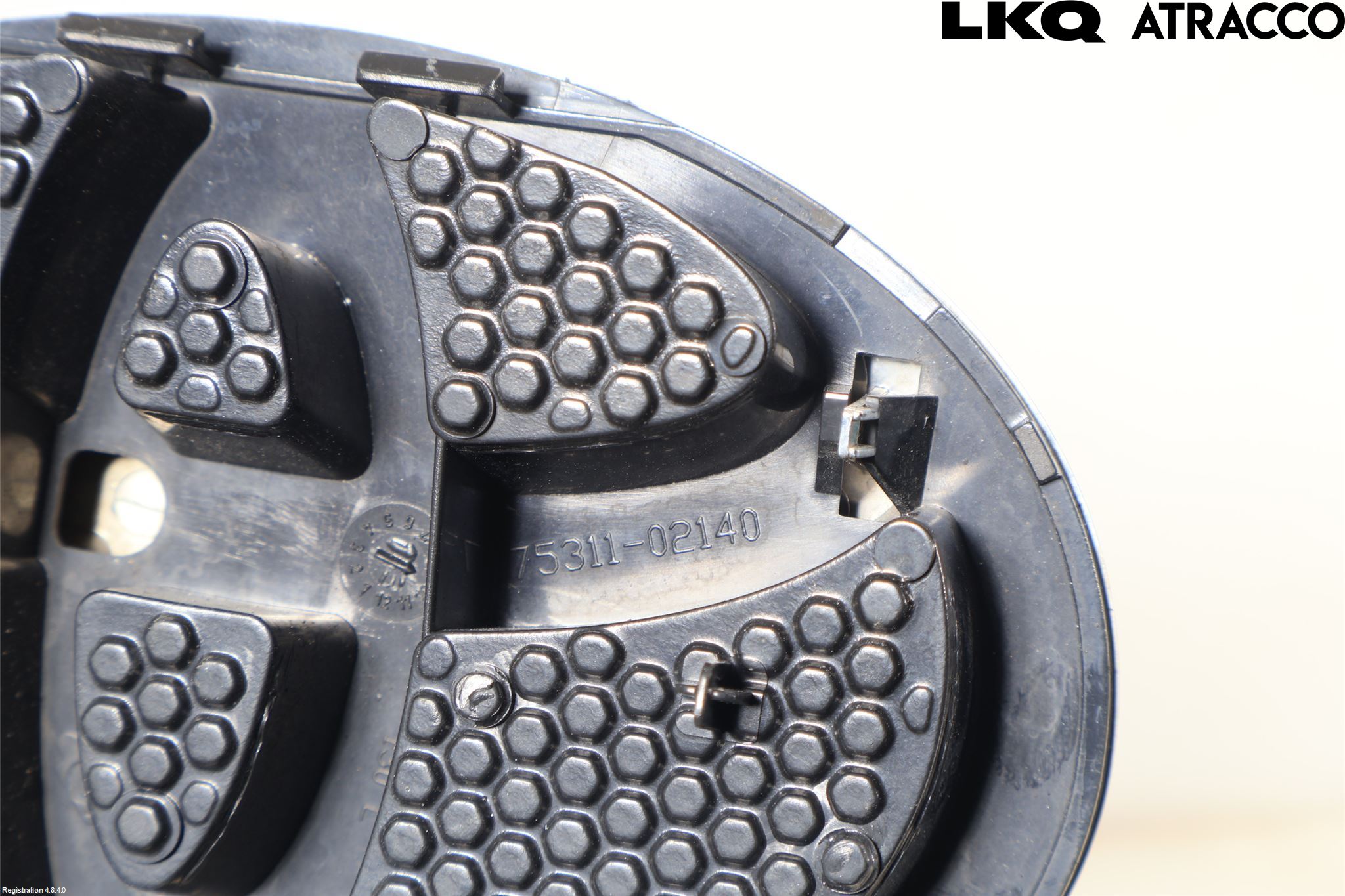 Toyota YARIS XP130 12-14 Emblem