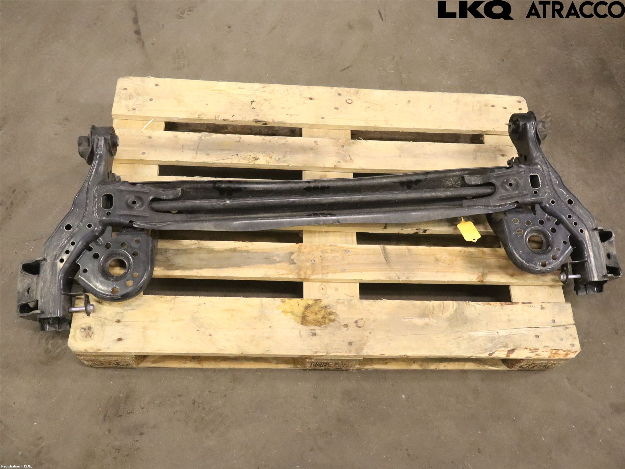 Lexus LBX 24- Bakaxelbalk