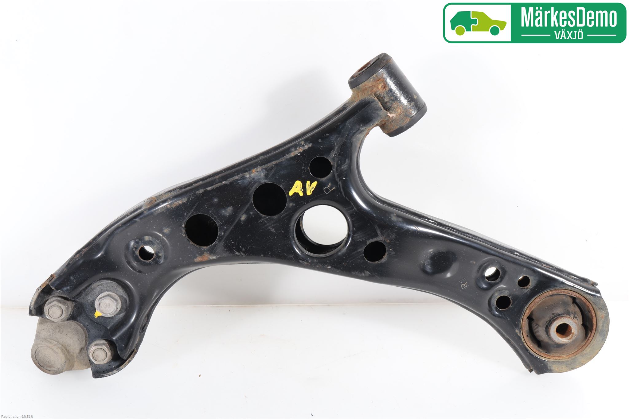 Toyota PRIUS (ZVW50) 16-21 Bärarm Fram Undre Hö
