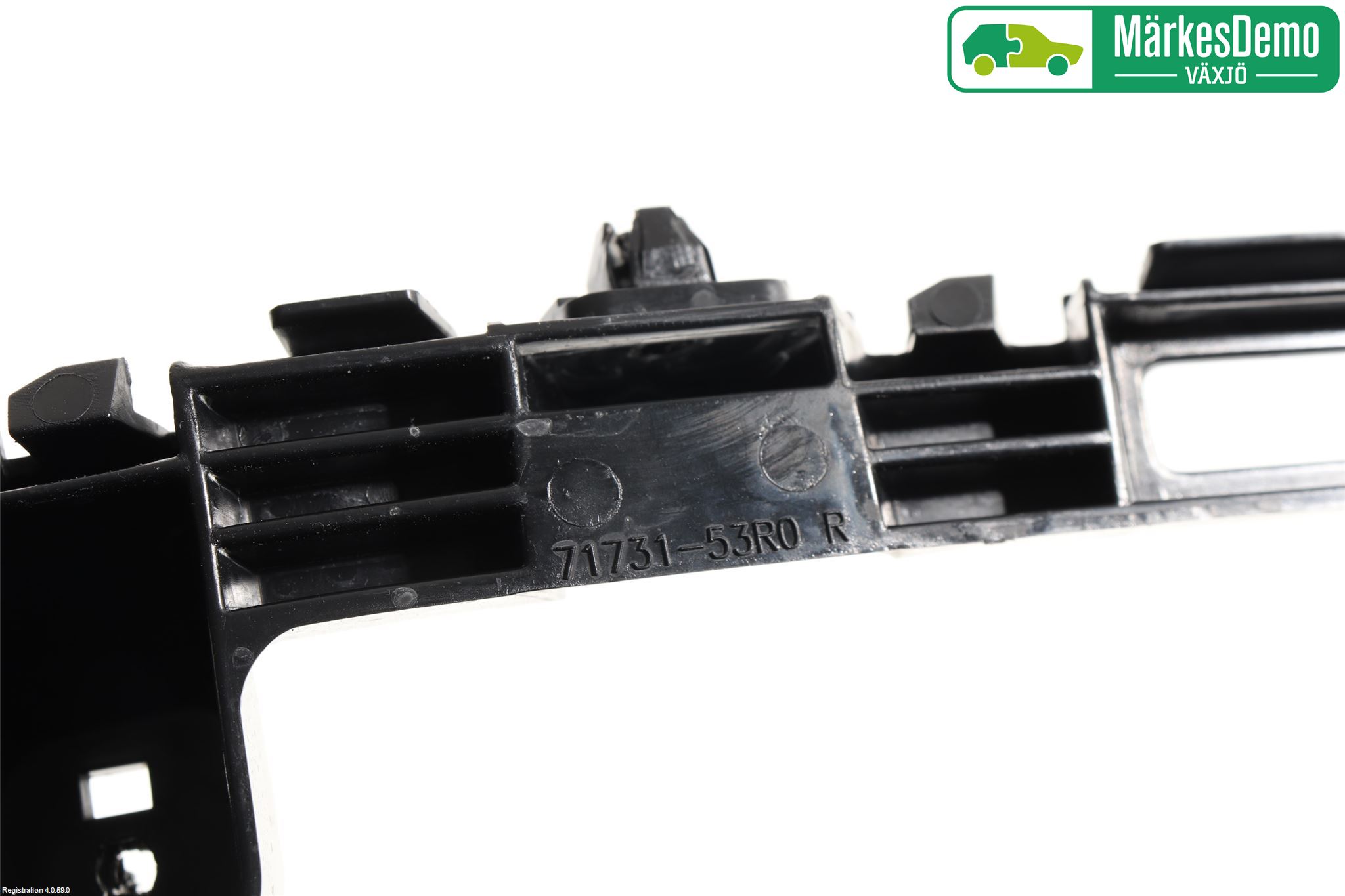 Suzuki SWIFT 17-24 Stötfångarfäste Fram Hö