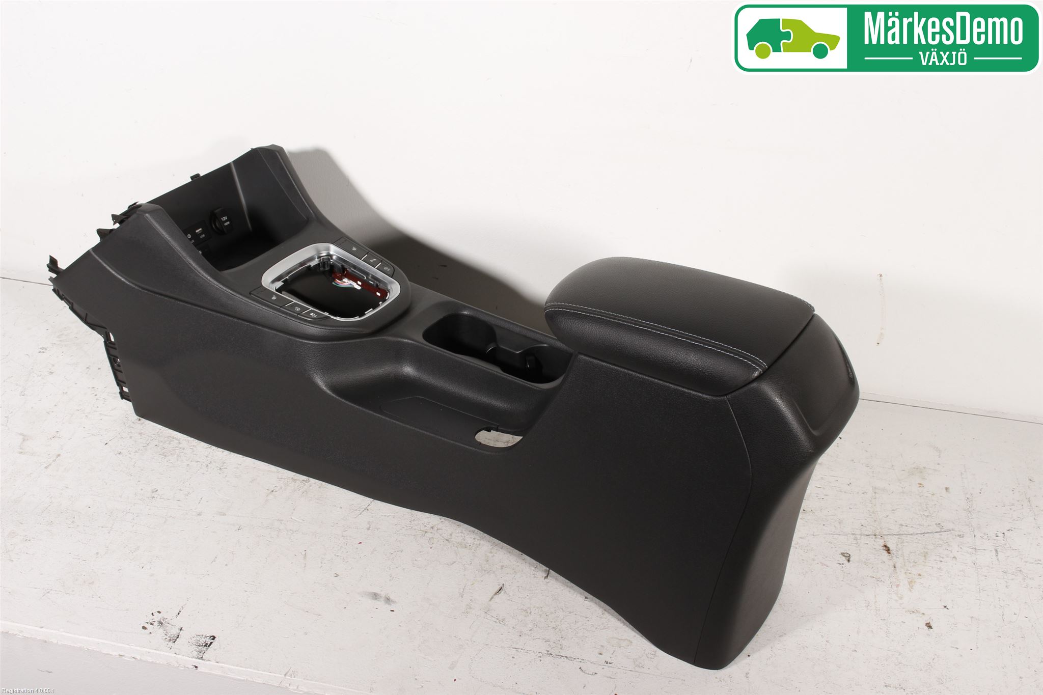Hyundai i30 PD 17- Instrumentkonsoll Golv
