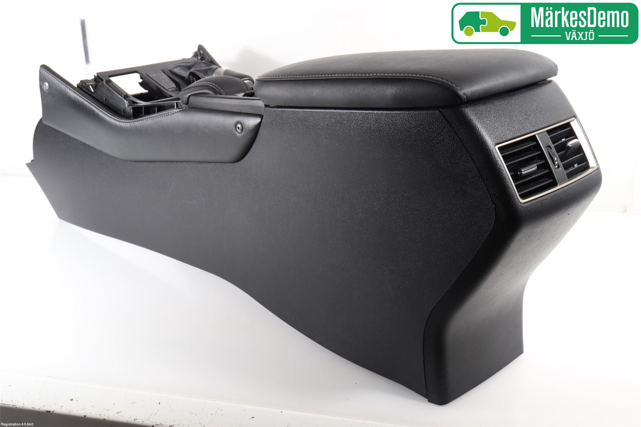 Lexus NX 300h 15-21 Instrumentkonsoll Golv