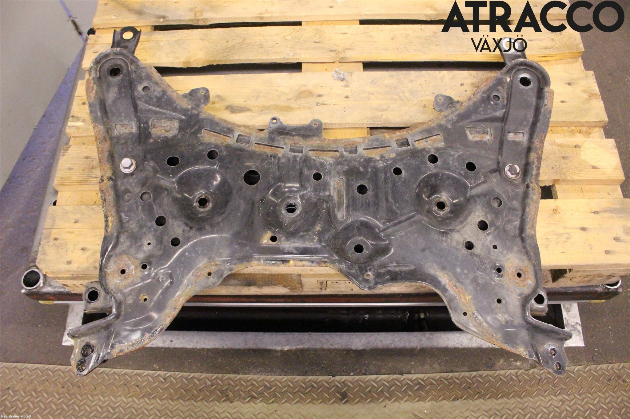 Toyota C-HR 16-23 Framvagnsbalk