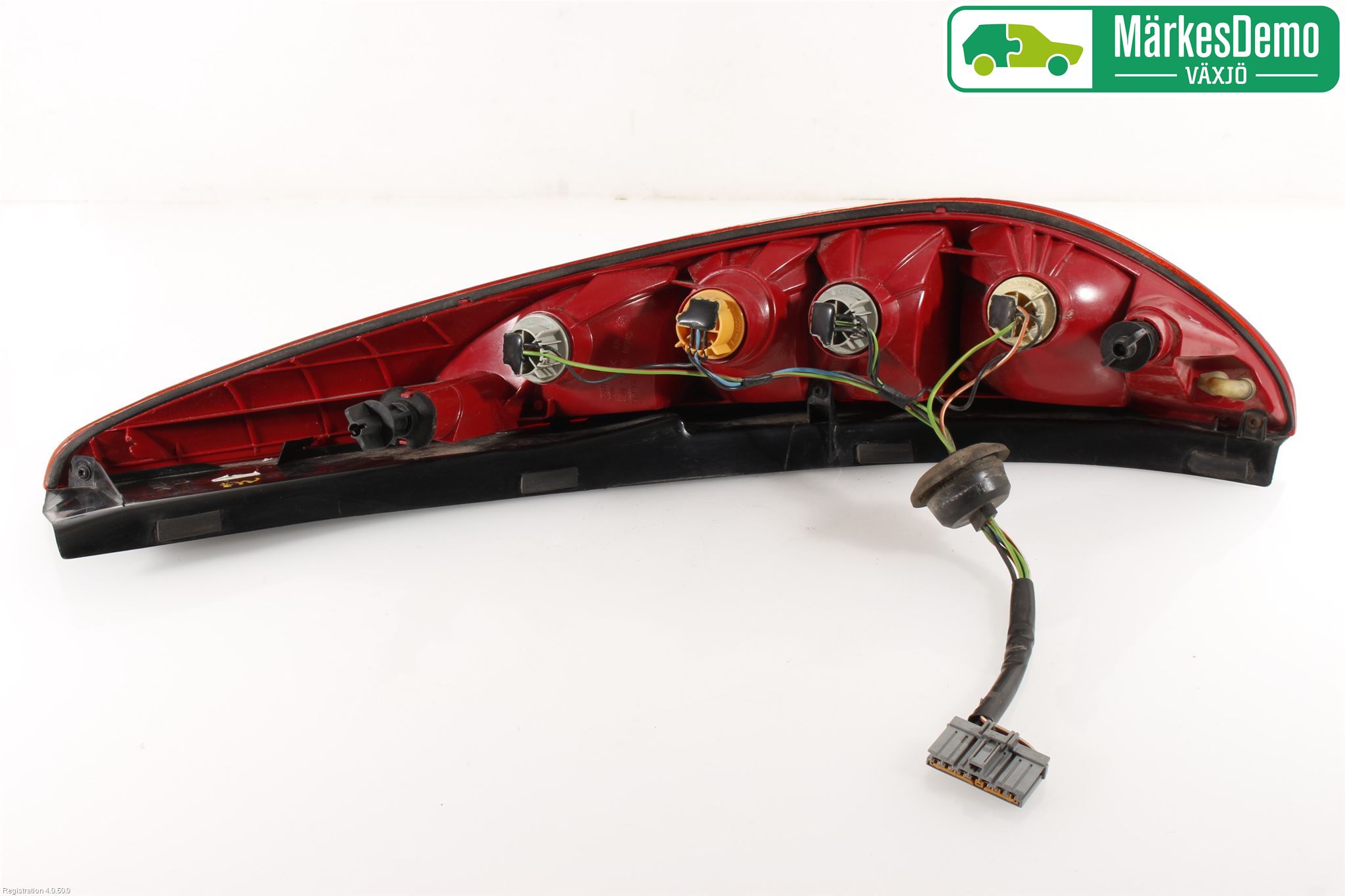 Ford MONDEO     01-06 Bakljus Höger