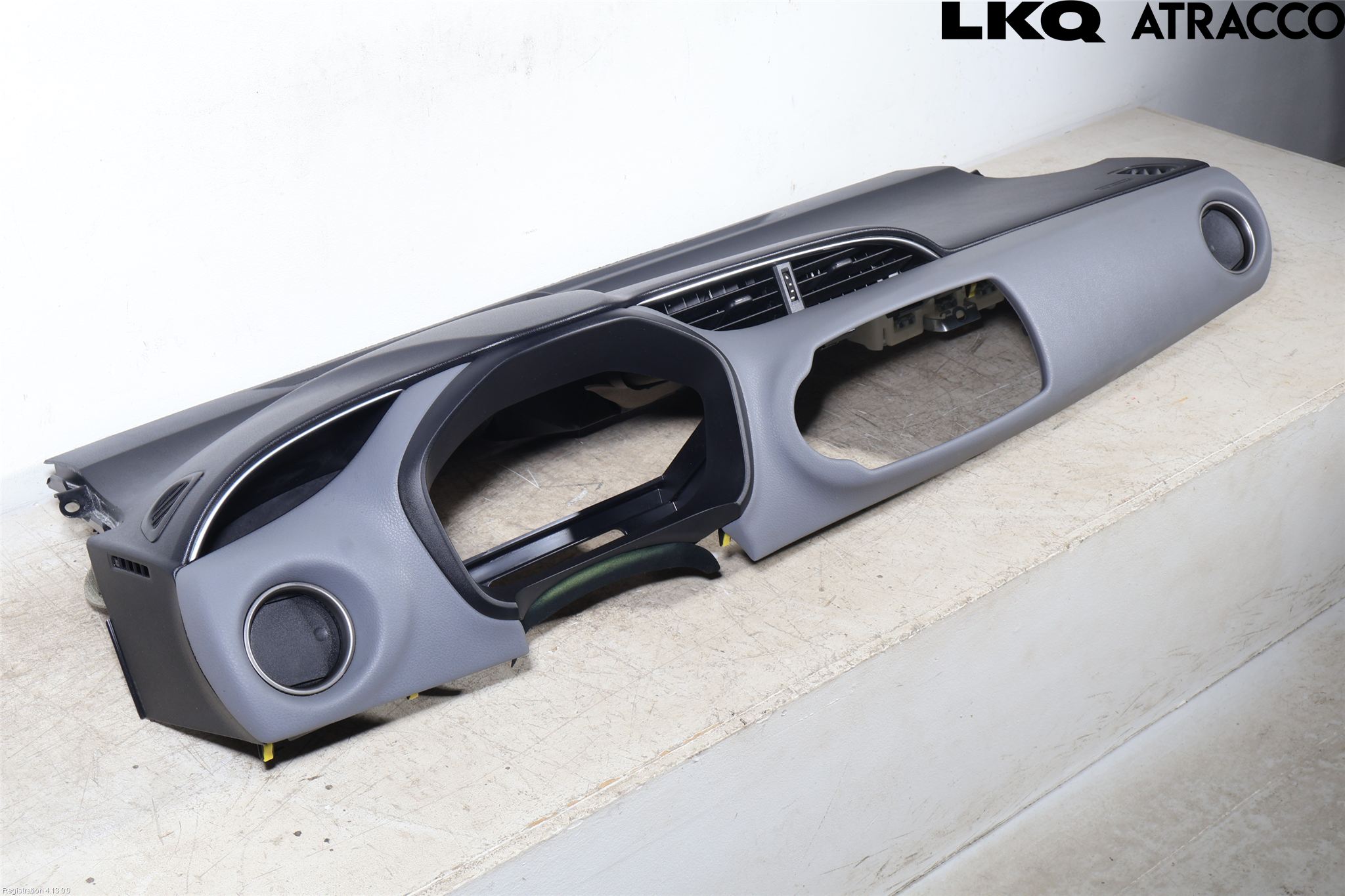 Toyota YARIS XP130 15-20 Instrumentbräda