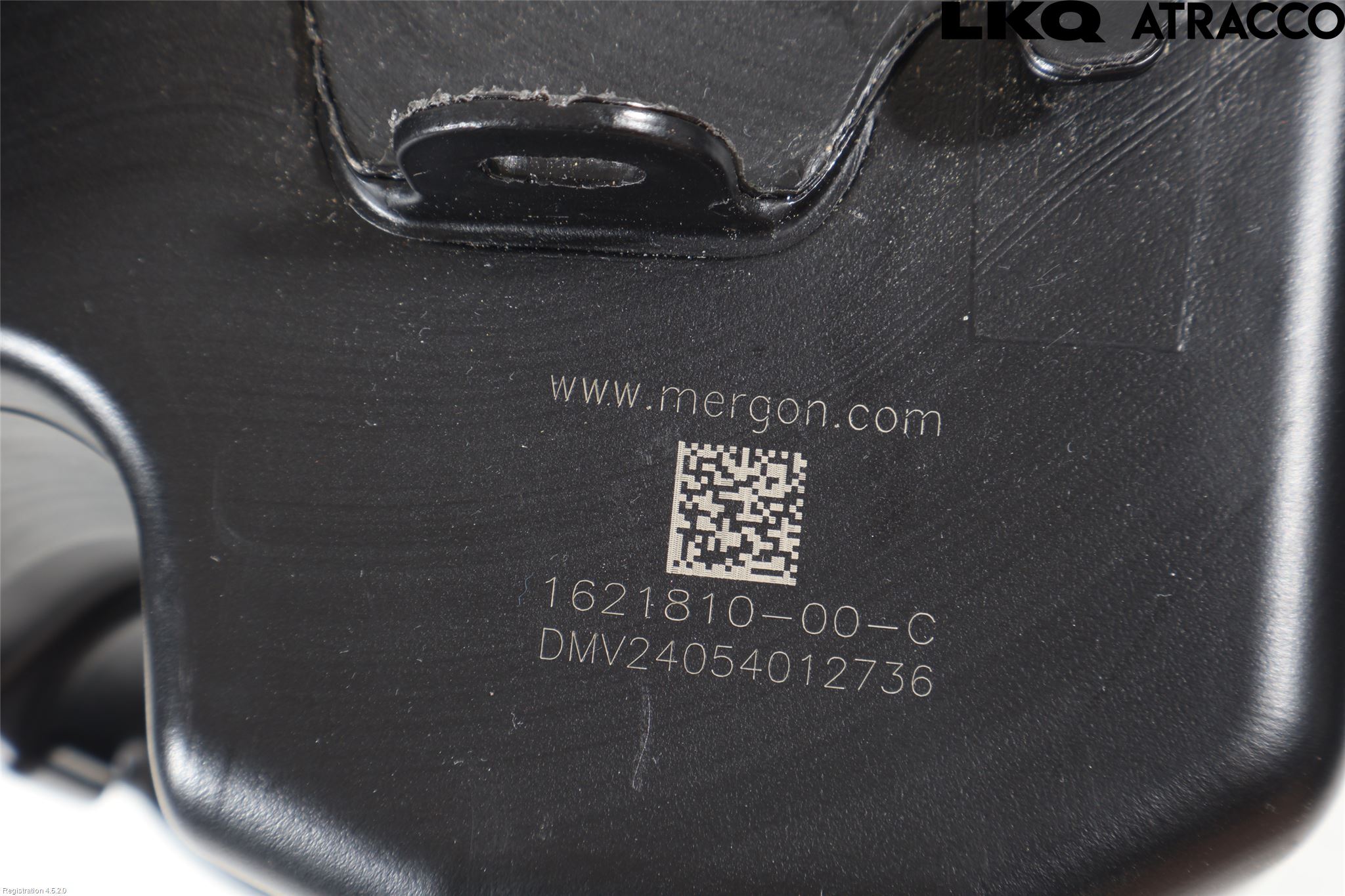 Tesla MODEL Y 21- Spolartank Vindruta